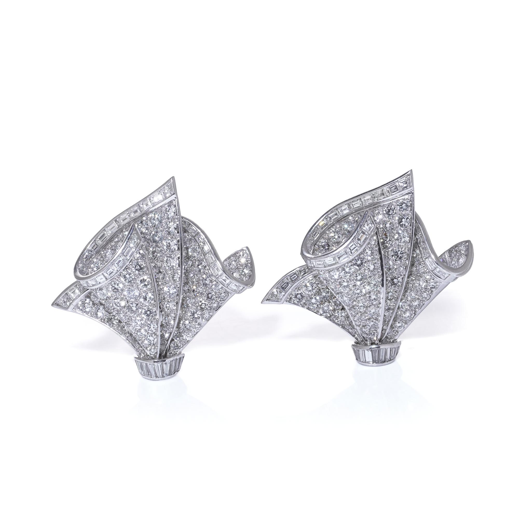 Adler Broche à double clip en or blanc 18 carats et diamants Excellent état - En vente à Braintree, GB