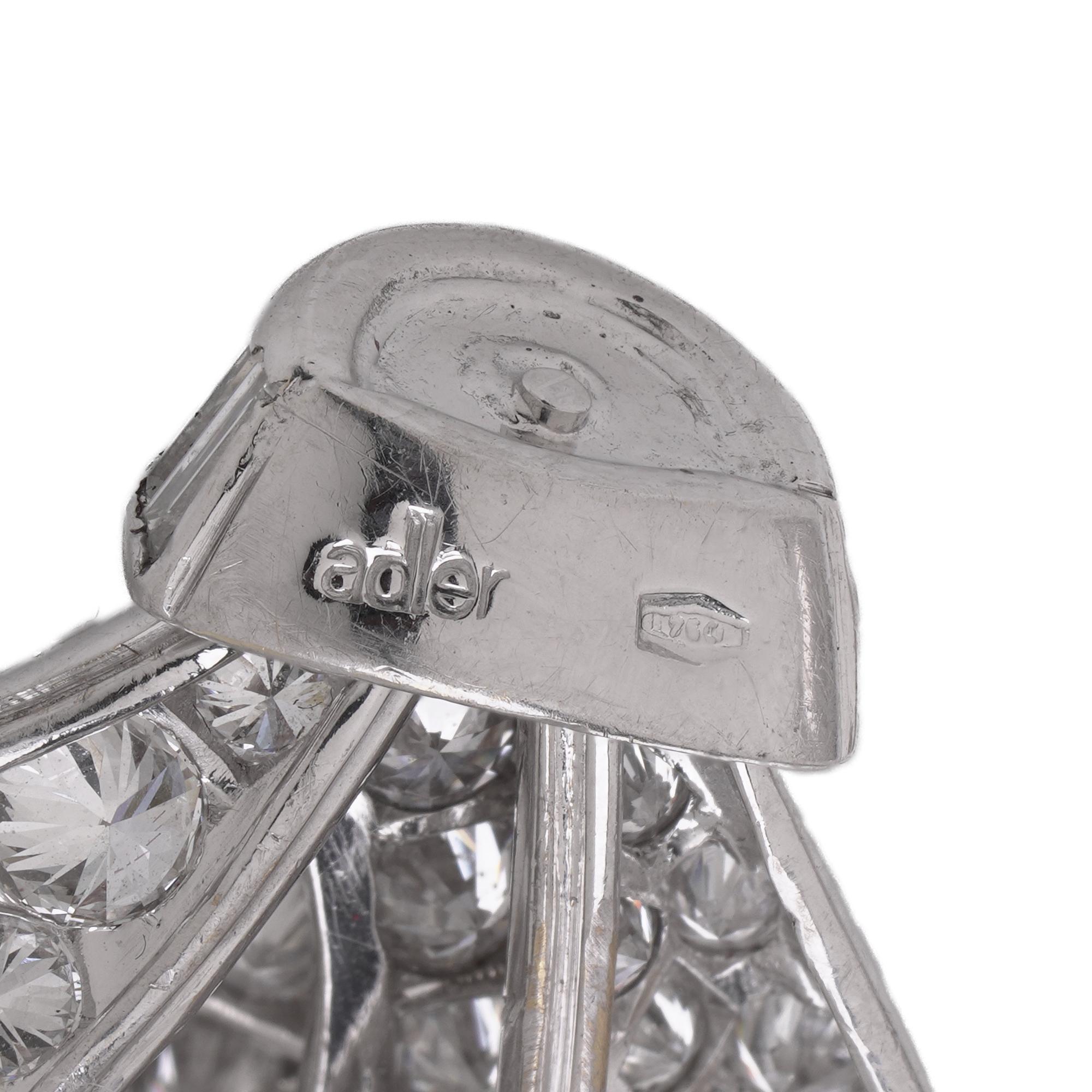 Adler Broche à double clip en or blanc 18 carats et diamants en vente 2