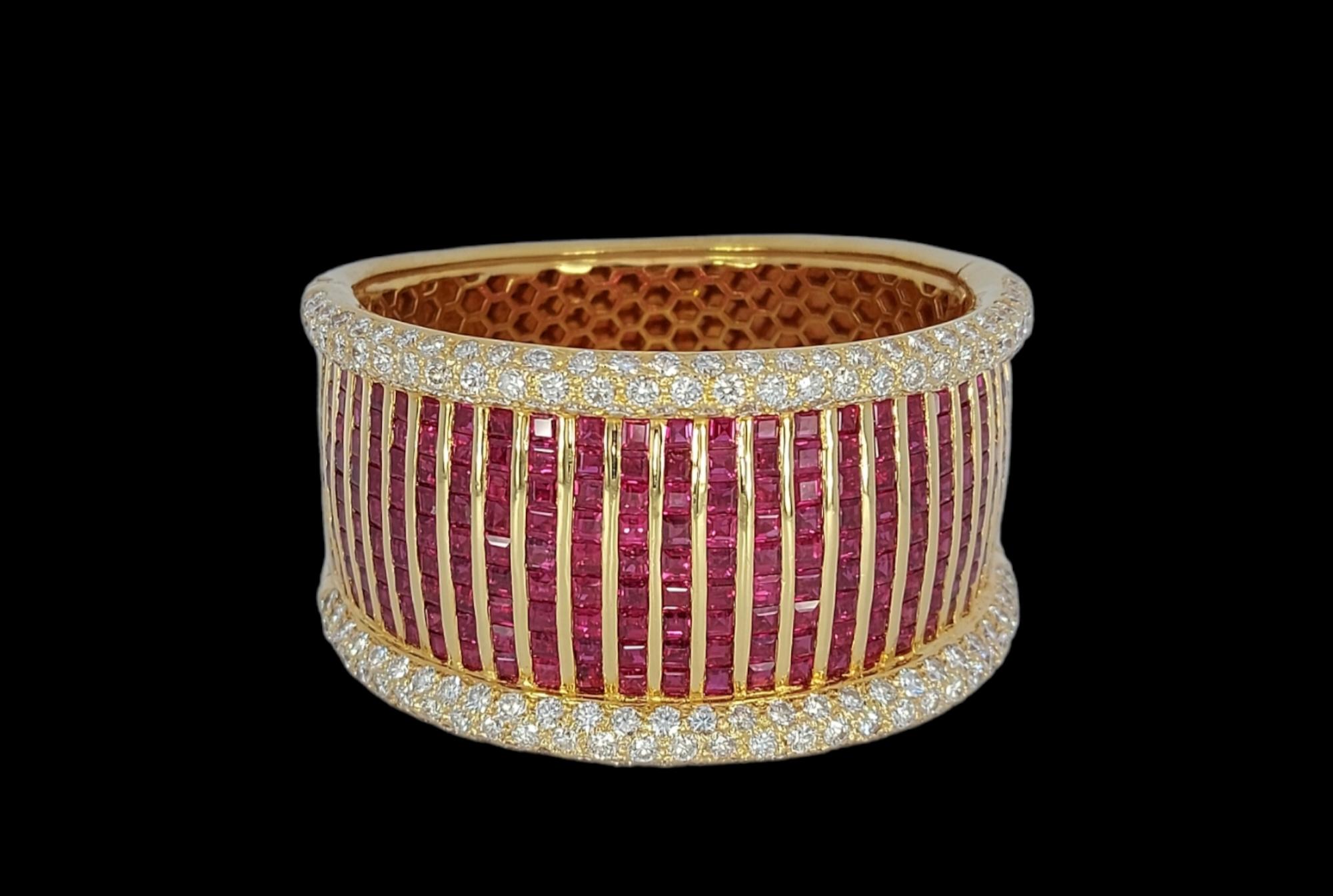 Taille carrée Bracelet Adler Geneva, boucles d'oreilles, rubis et diamants H.M.Sultan Qaboos BinSaid en vente