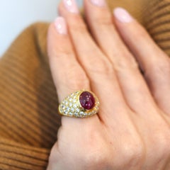 ADLER Geneva Cocktailring aus 18 Karat Gelbgold mit 6,13 Gesamtkaratgewicht in Diamanten und Rubinen