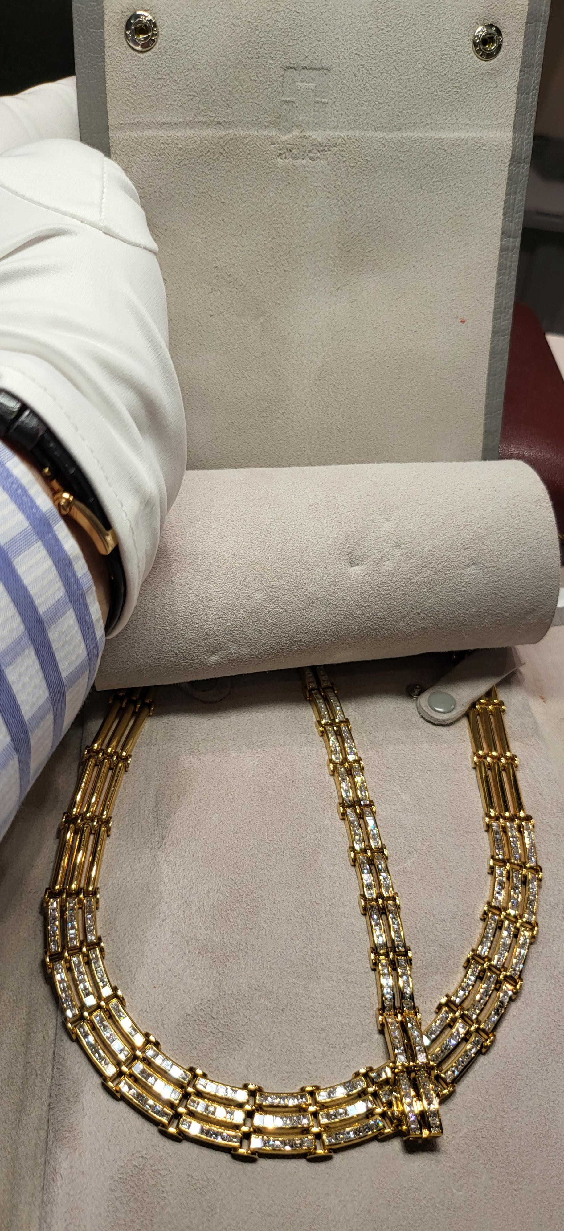 Adler Genève 18kt Gold, 37 Ct Diamonds Choker Necklace & Bracelet, Estate Sultan For Sale 6