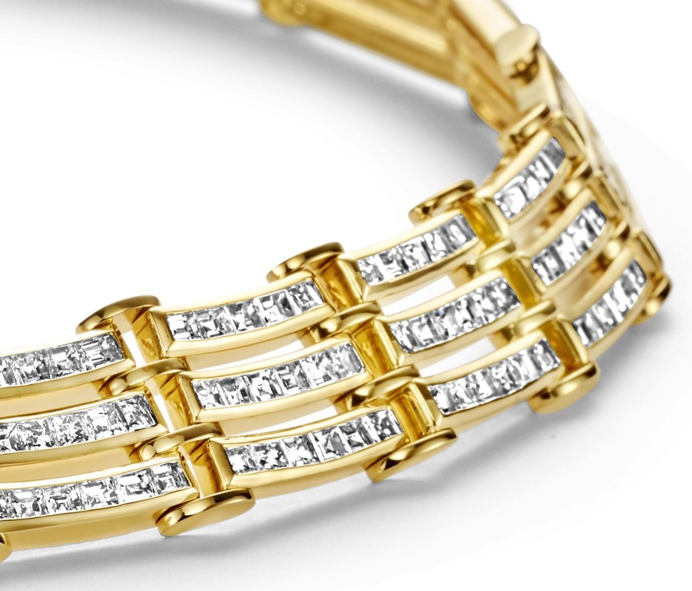 Artisan Adler Genève 18kt Gold, 37 Ct Diamonds Choker Necklace & Bracelet, Estate Sultan For Sale