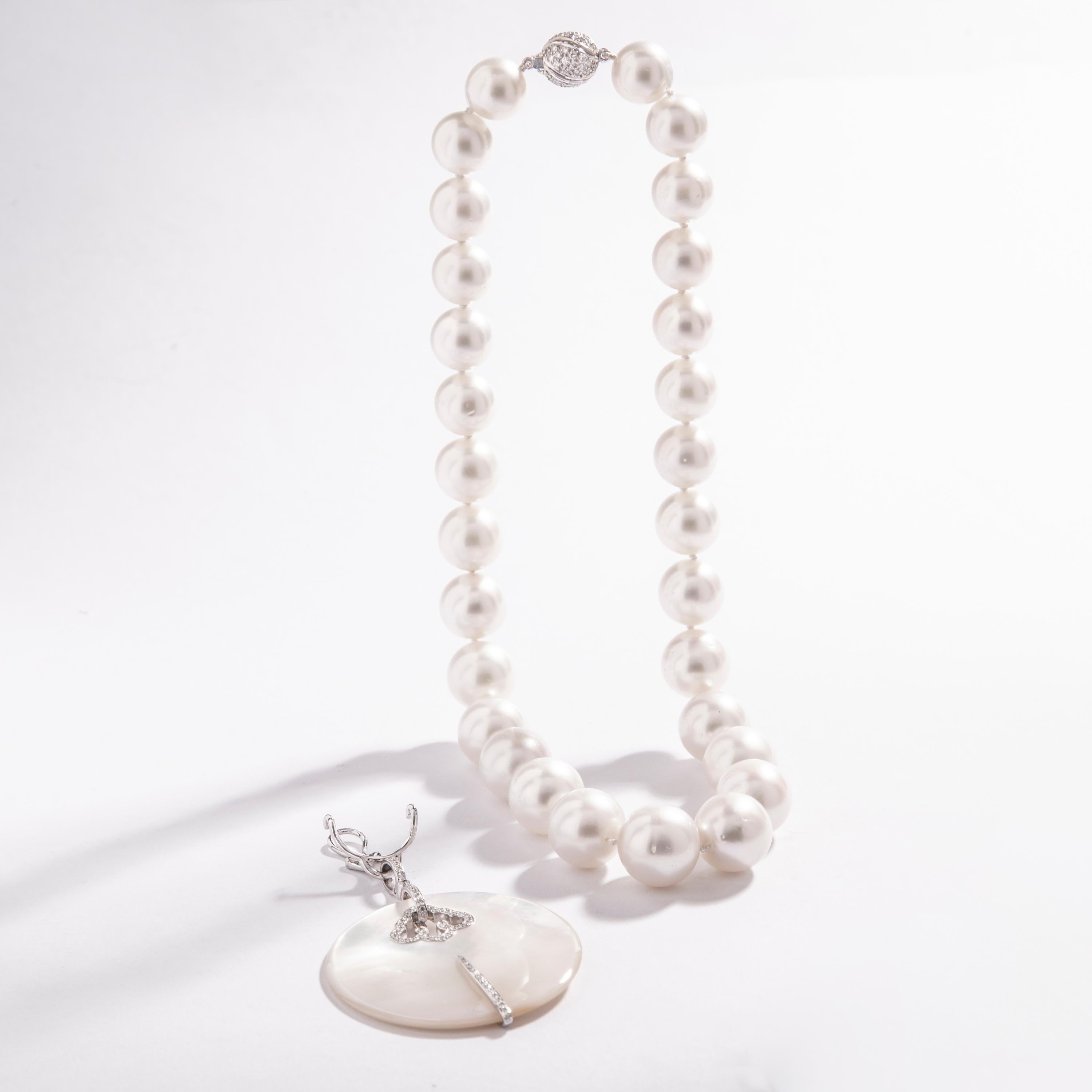 Halskette mit Verschluss, Adler Anhänger Diamant Perlmutt Weiß Perle Diamant Perle Diamant (Rundschliff) im Angebot