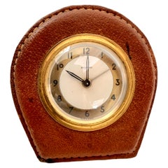 Horloge d'alarme en cuir de style Adnet par Bayard