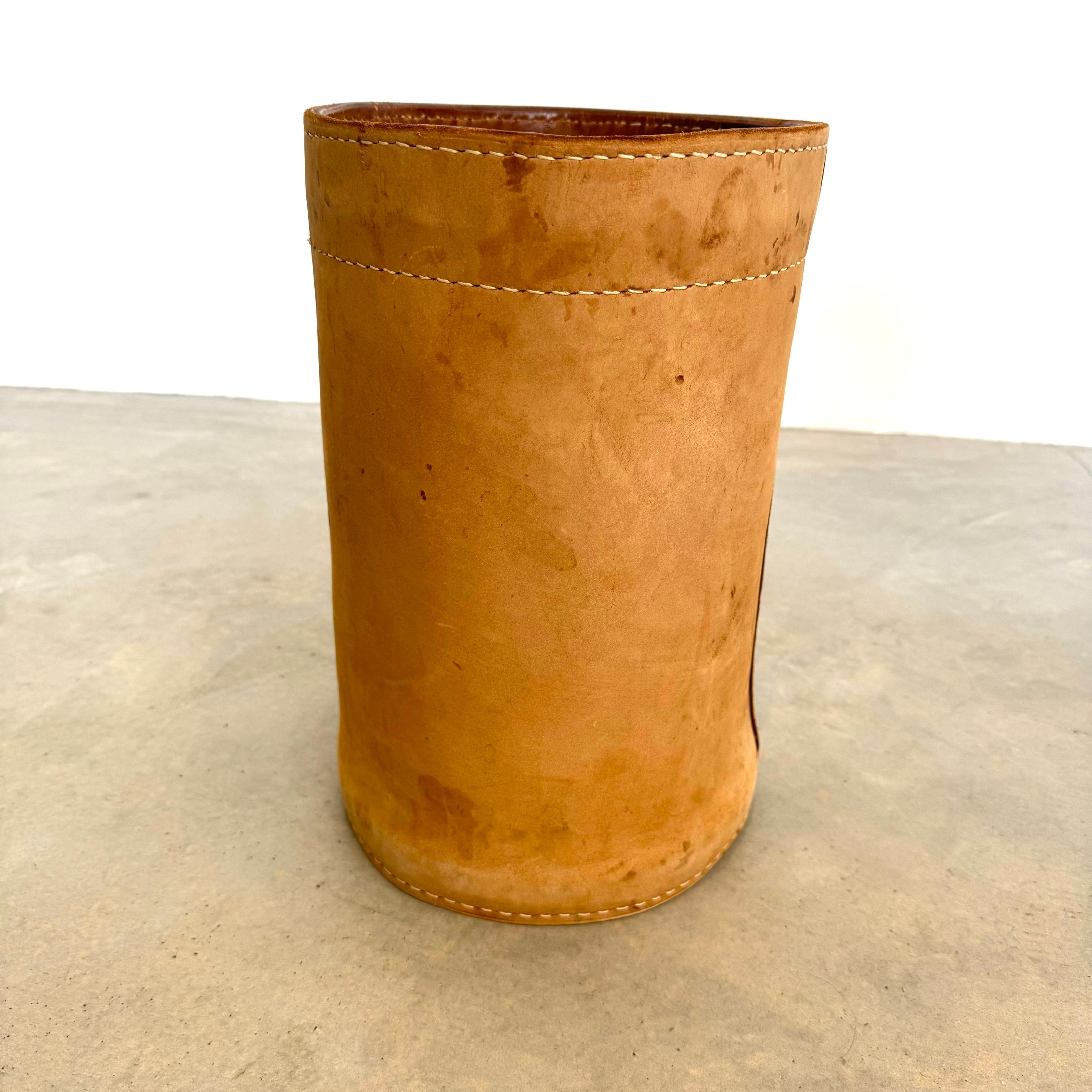 Adnet Style Saddle Leather Waste Basket, 1950s France In Good Condition For Sale In Los Angeles, CA