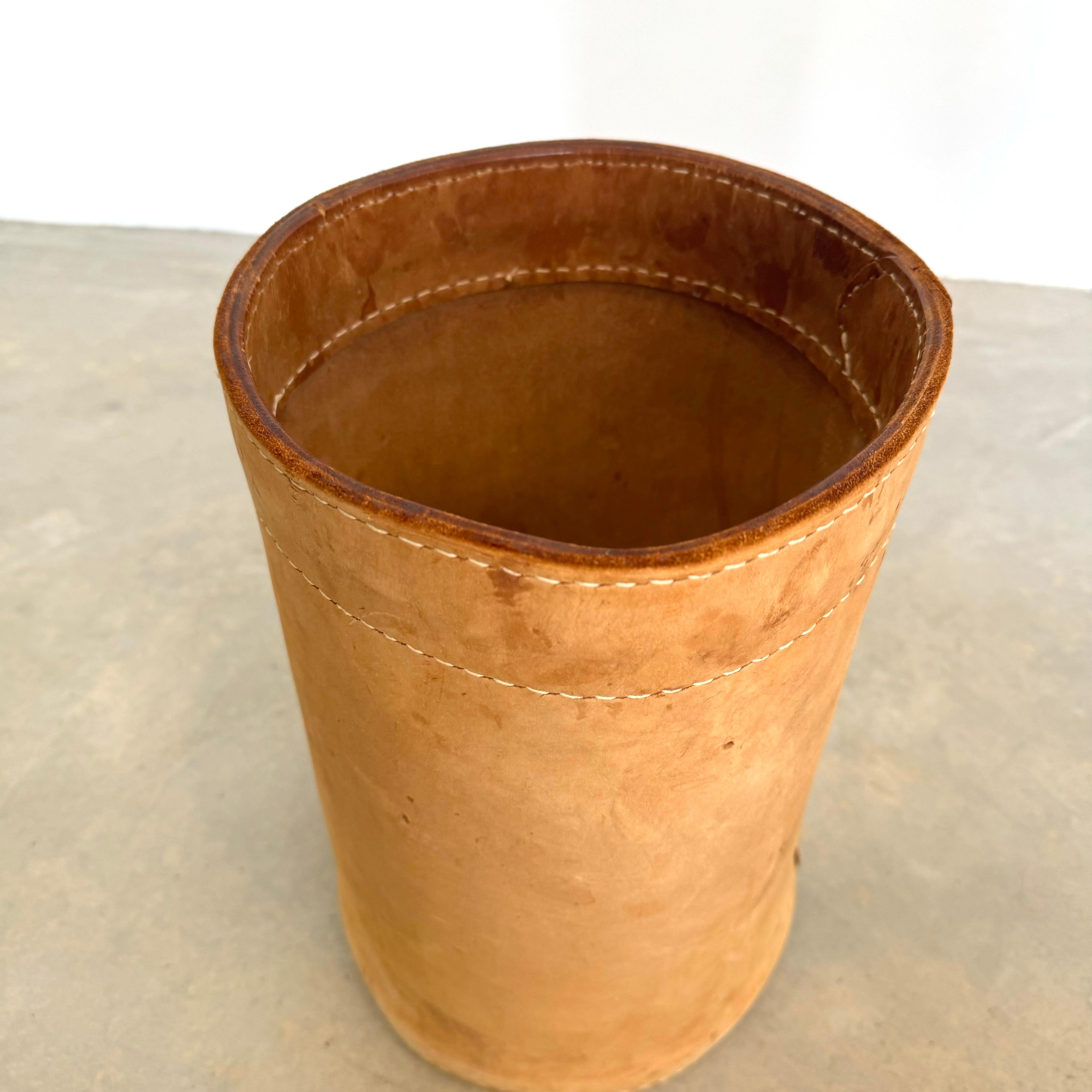Mid-20th Century Adnet Style Saddle Leather Waste Basket, 1950s France For Sale