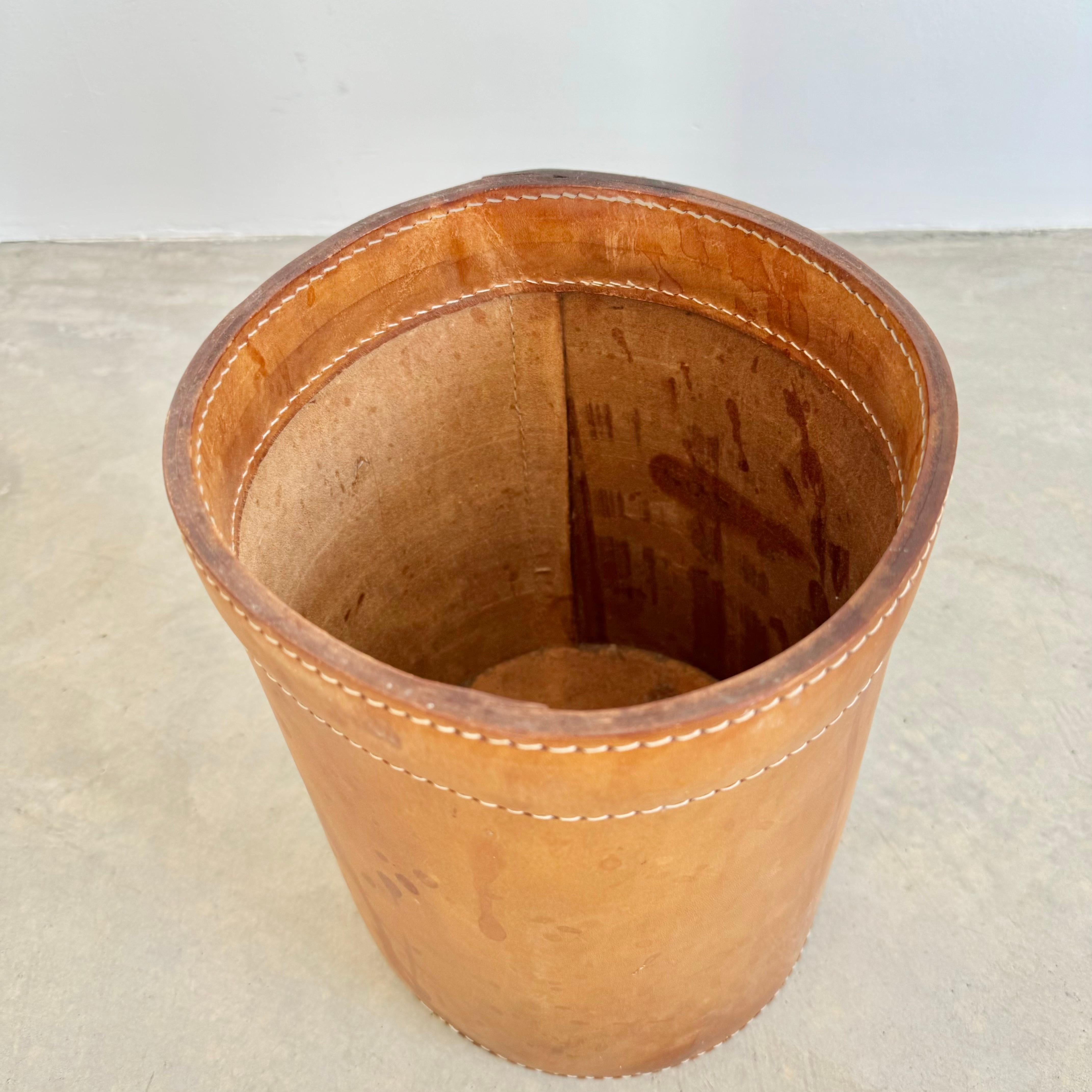 Jacques Adnet Style Saddle Leather Waste Basket, 1950s France For Sale 1