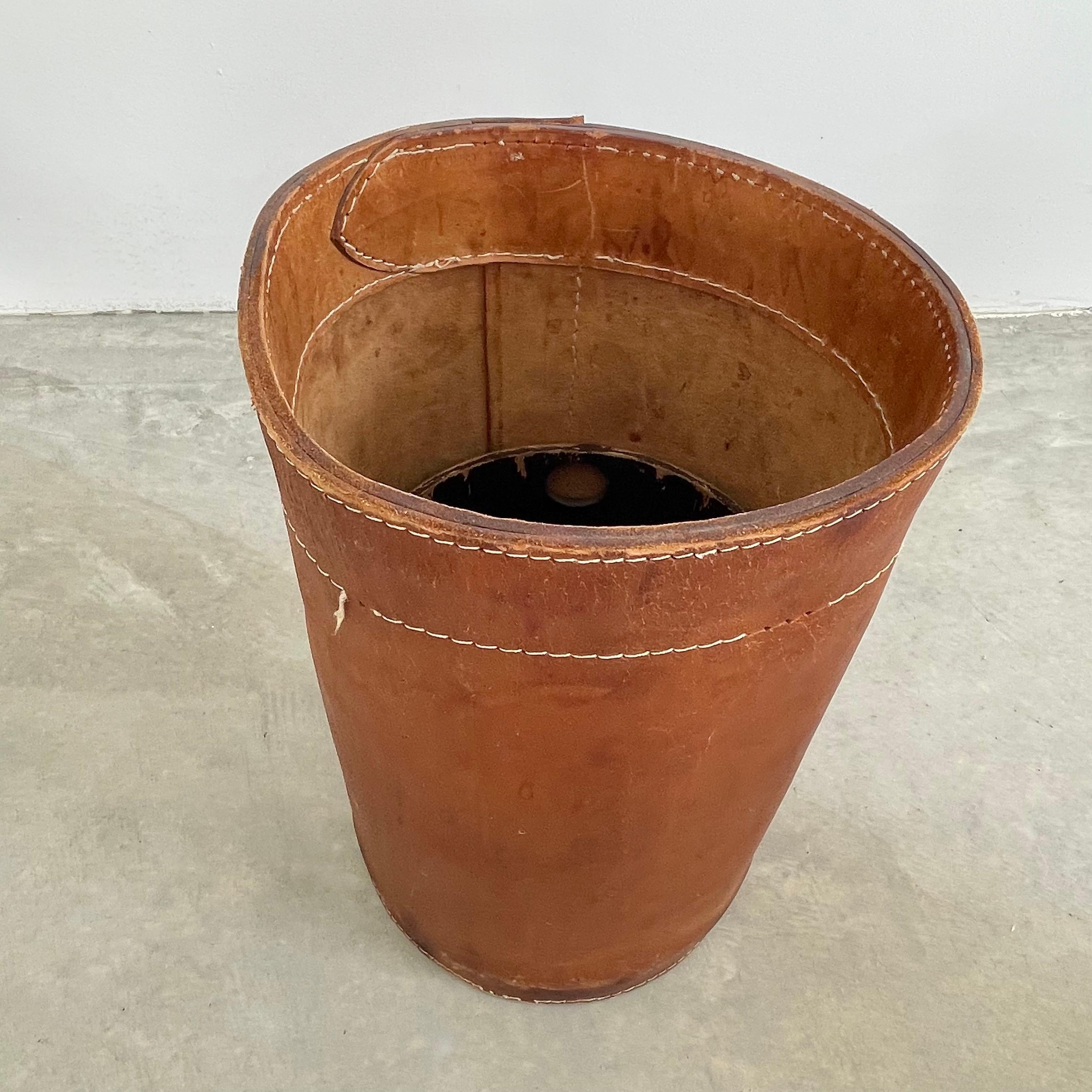 Adnet Style Saddle Leather Waste Basket In Good Condition In Los Angeles, CA