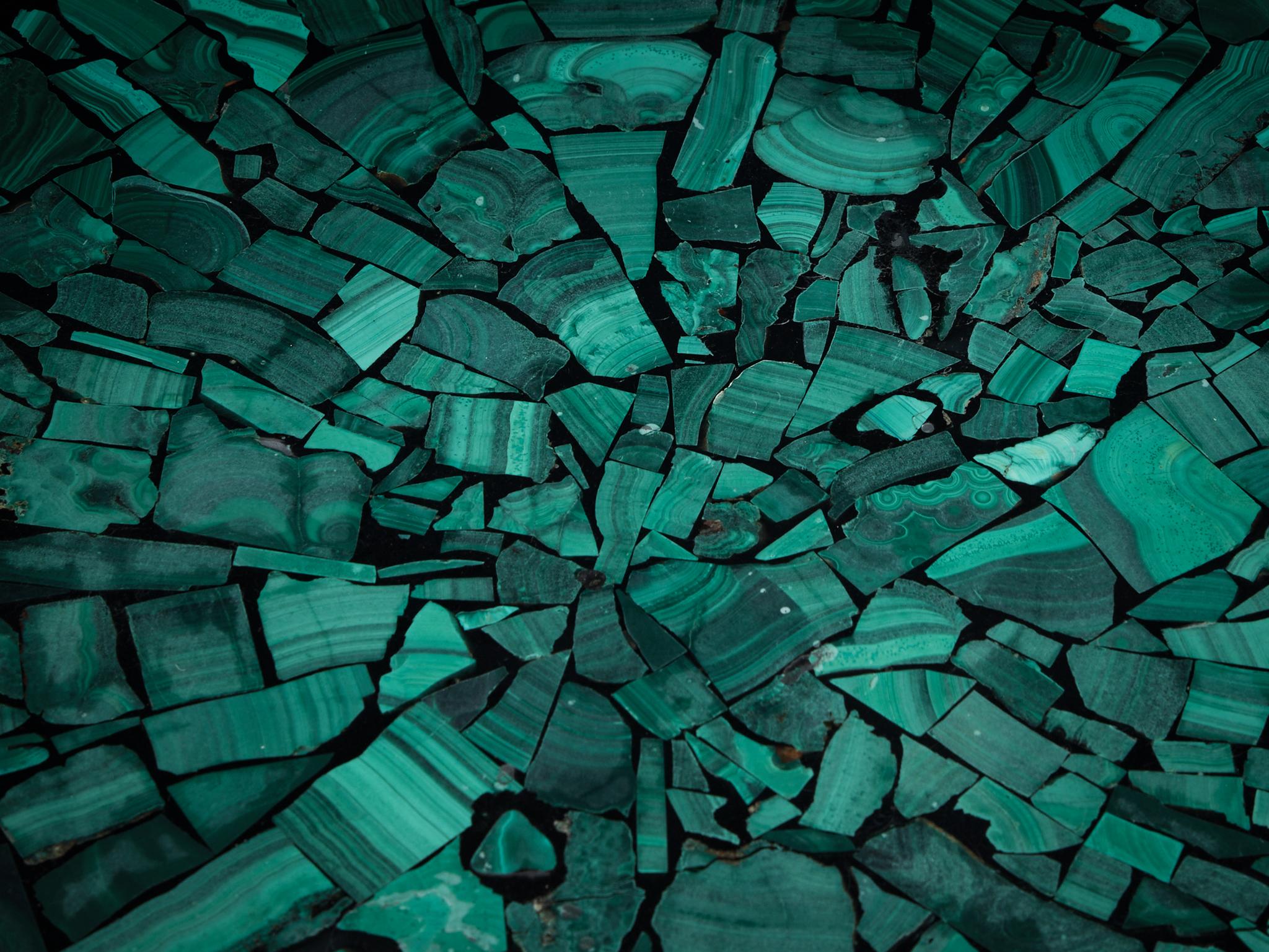 Table basse en résine noire incrustée de malachite Ado Chale en vente 2