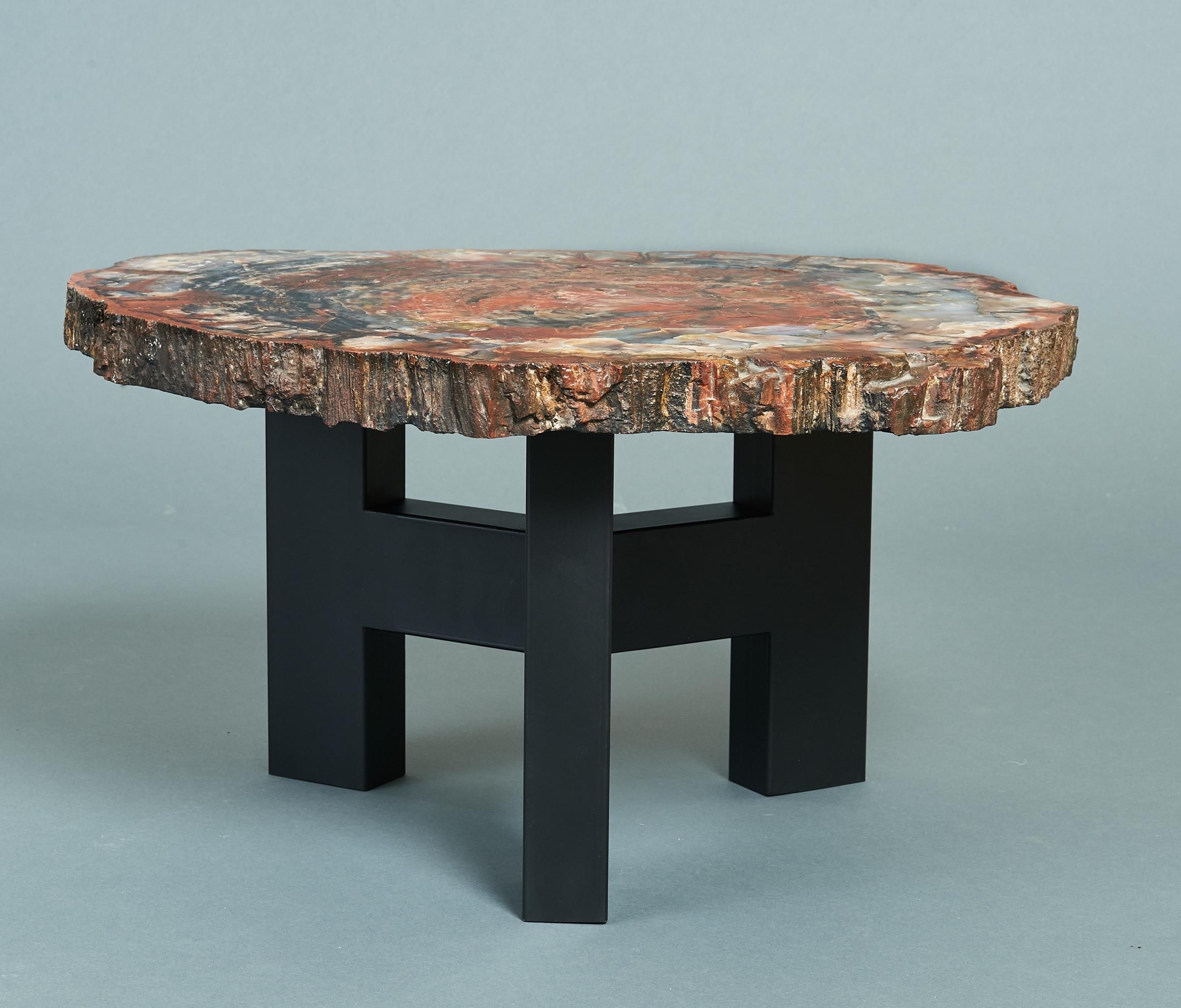 Mid-Century Modern Table basse rare Ado Chale en bois pétrifié et acier, Belgique, 1968 en vente