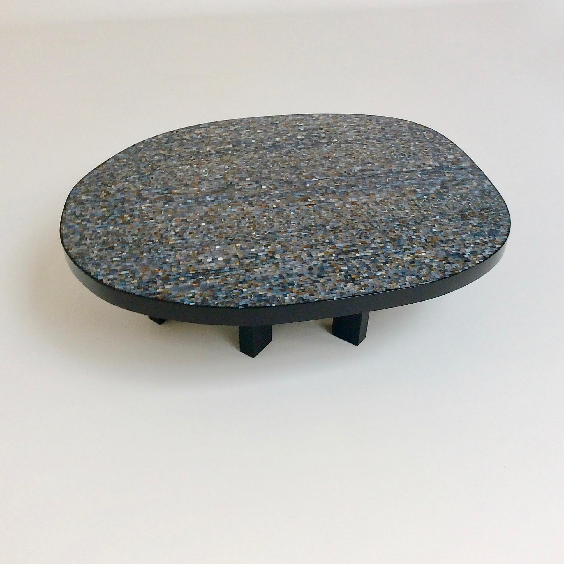 Ado Chale Signed Freeform Mosaic of Chalcedony Agate Coffee Table In Good Condition In Brussels, BE