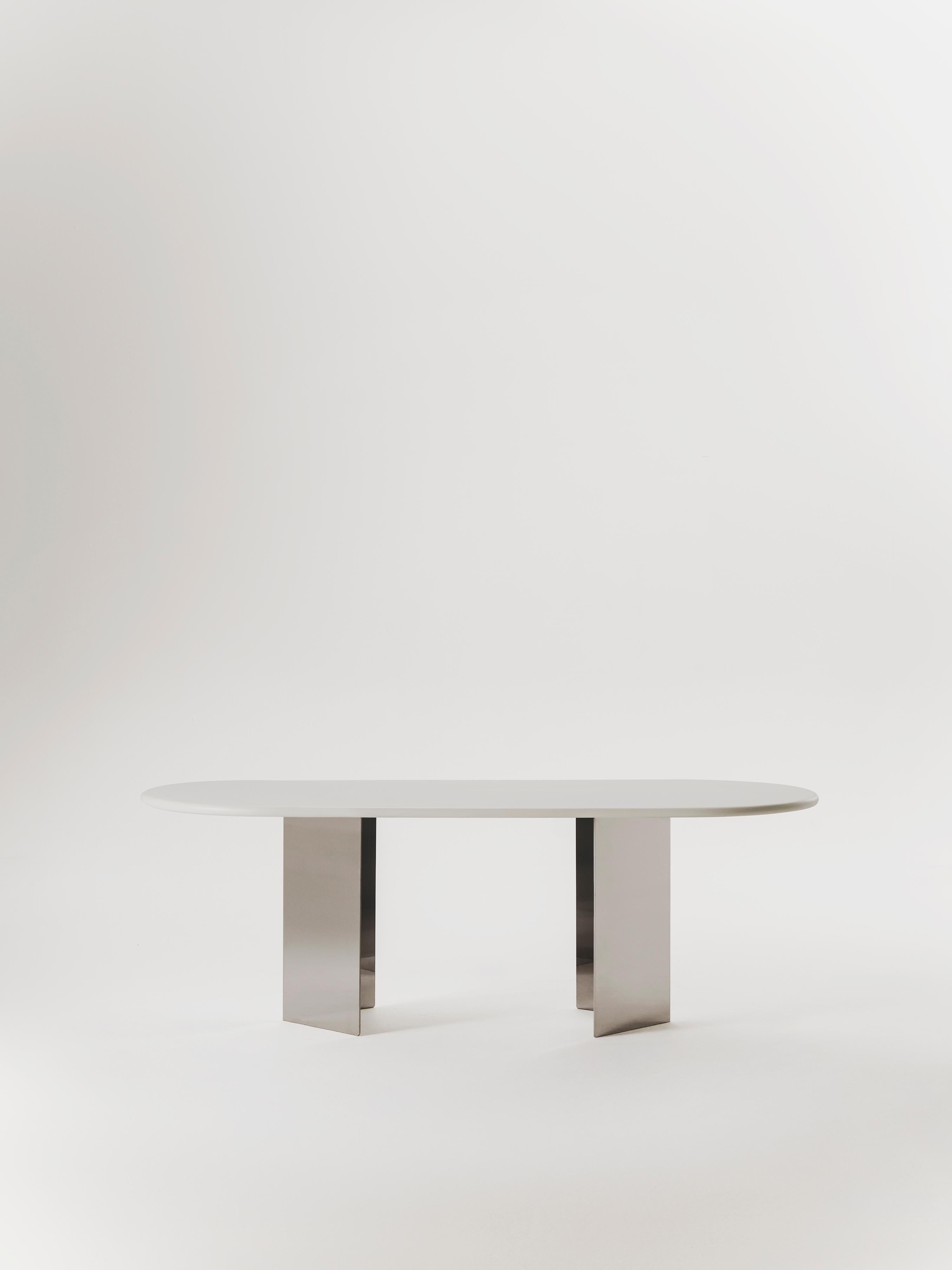 Table de salle à manger Adol en microciment et acier inoxydable par Marlot Baus Neuf - En vente à SANT CUGAT DEL VALLÈS, ES