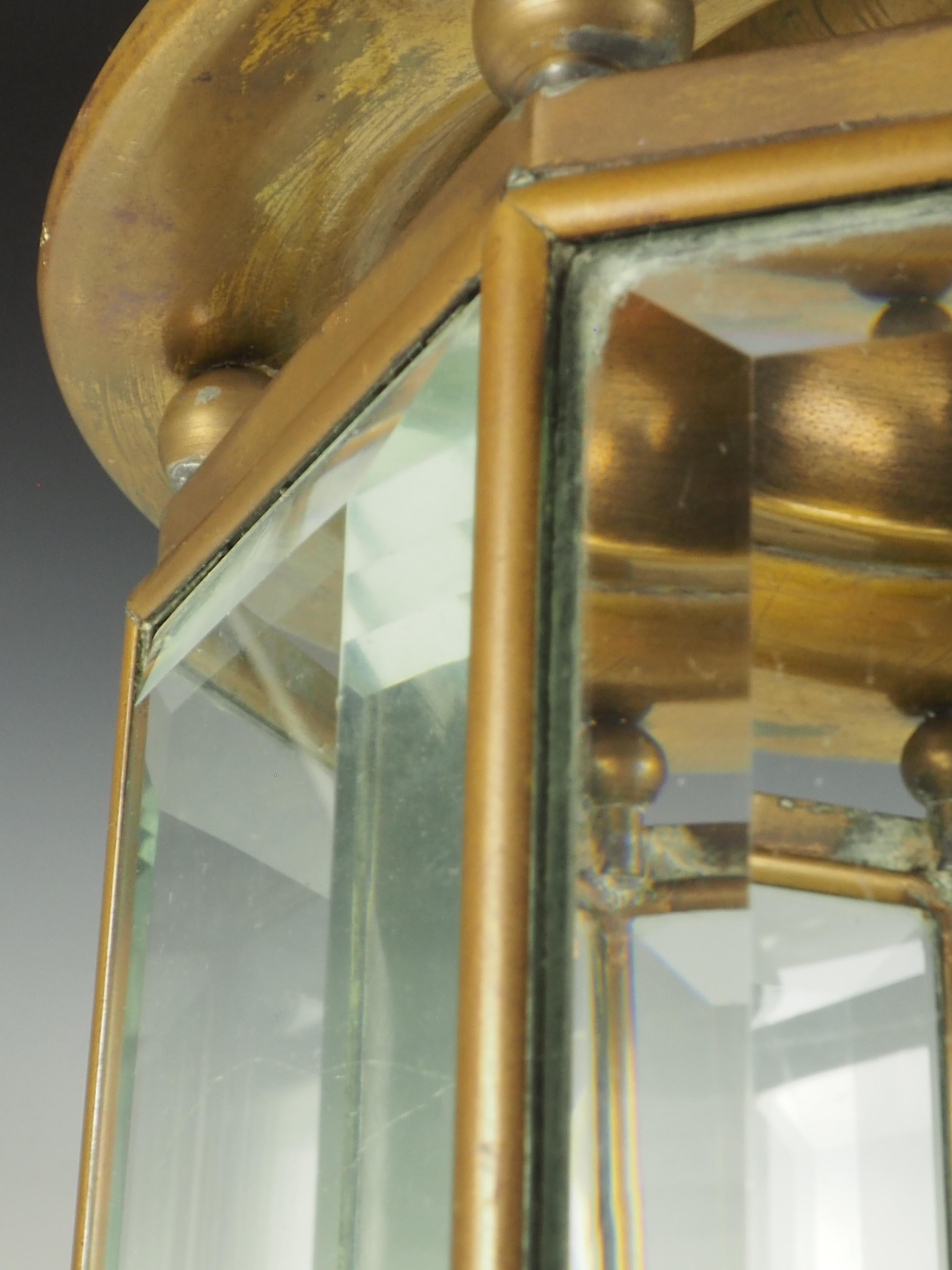 Farol octogonal de latón y cristal biselado de Adolf Loos, 1890 en venta 5