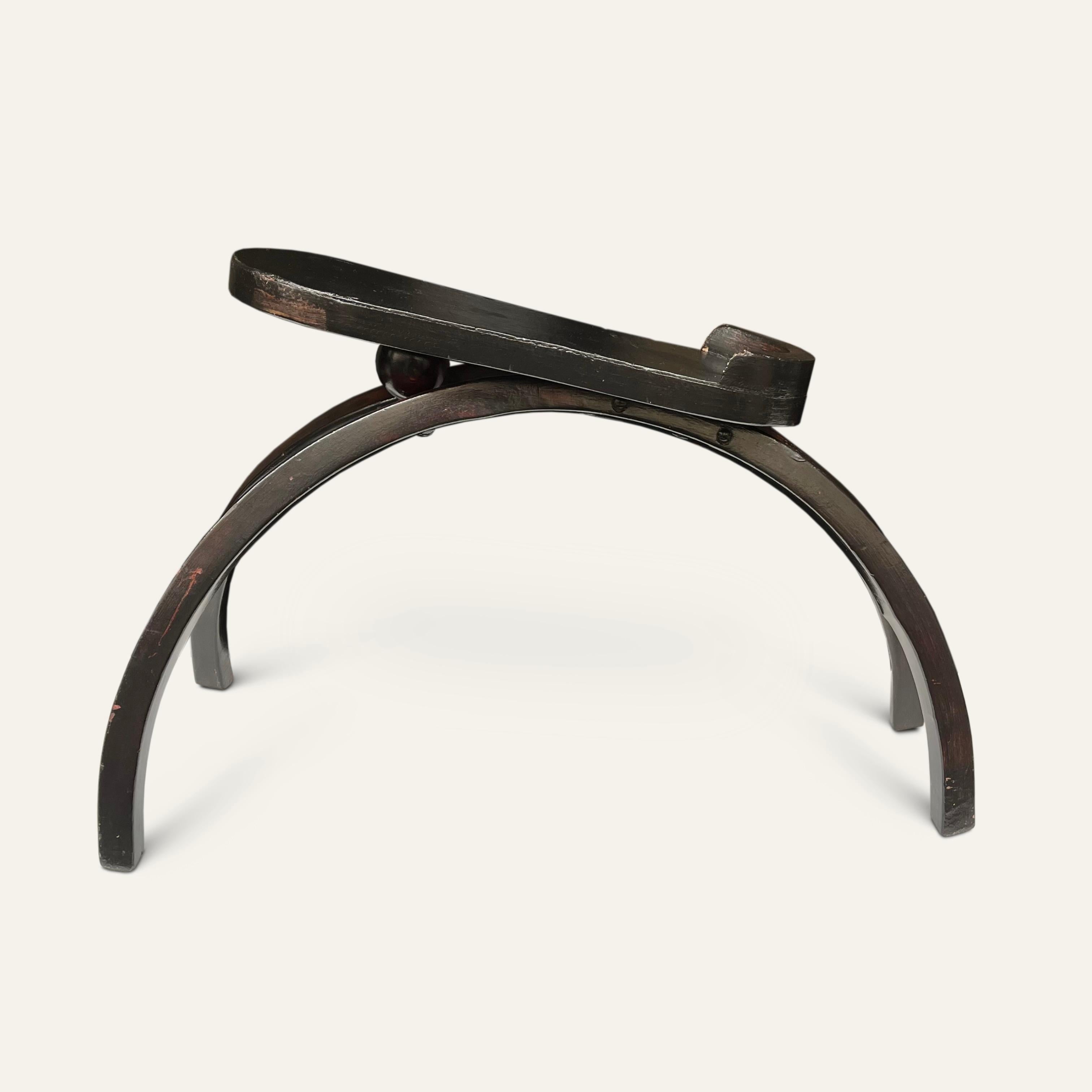 Inizio XX secolo Adolf Loos per Thonet Shoe Rest circa 1905 in vendita