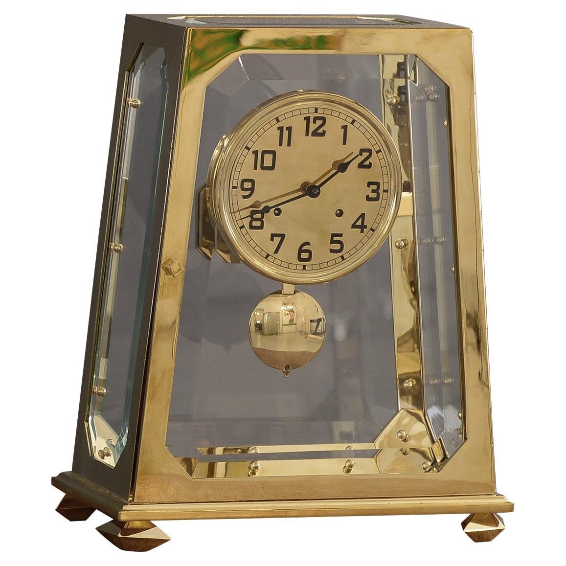 Adolf Loos Jugendstil Orologio da camino in ottone massiccio con vetro sfaccettato, Riedizione in vendita