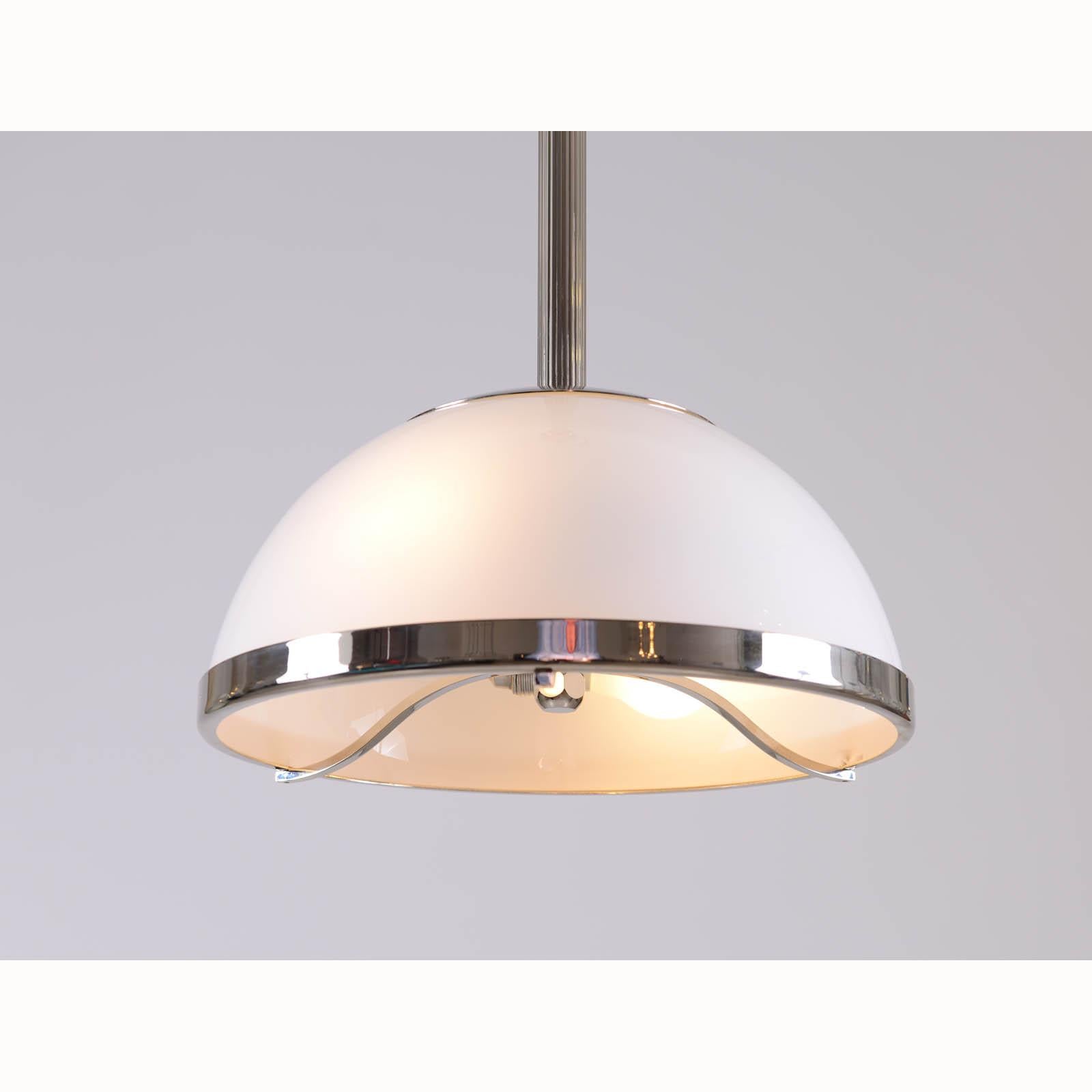 Lampada da soffitto Adolf Loos del 1910
Tutti i componenti sono conformi alle norme UL; con un costo aggiuntivo, inseriamo i nostri apparecchi nell'elenco UL e li etichettiamo. 
Paralume disponibile anche in diverse misure, Ø: 35 cm e 50 cm.
  