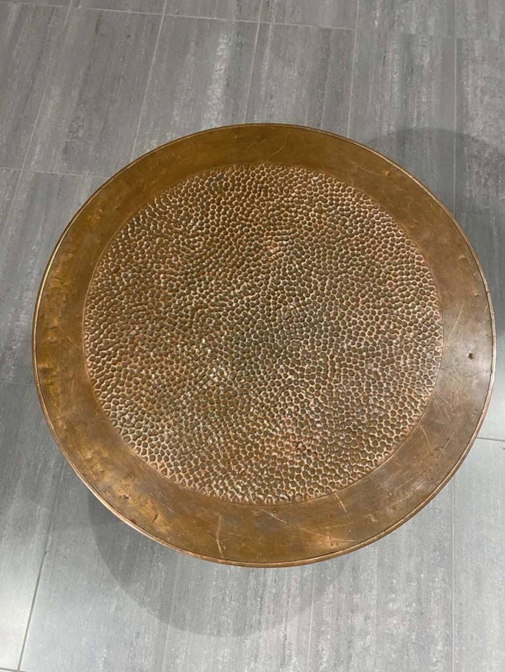 Sécession viennoise Table à six pieds de style Adolf Loos avec plaque en cuivre en vente