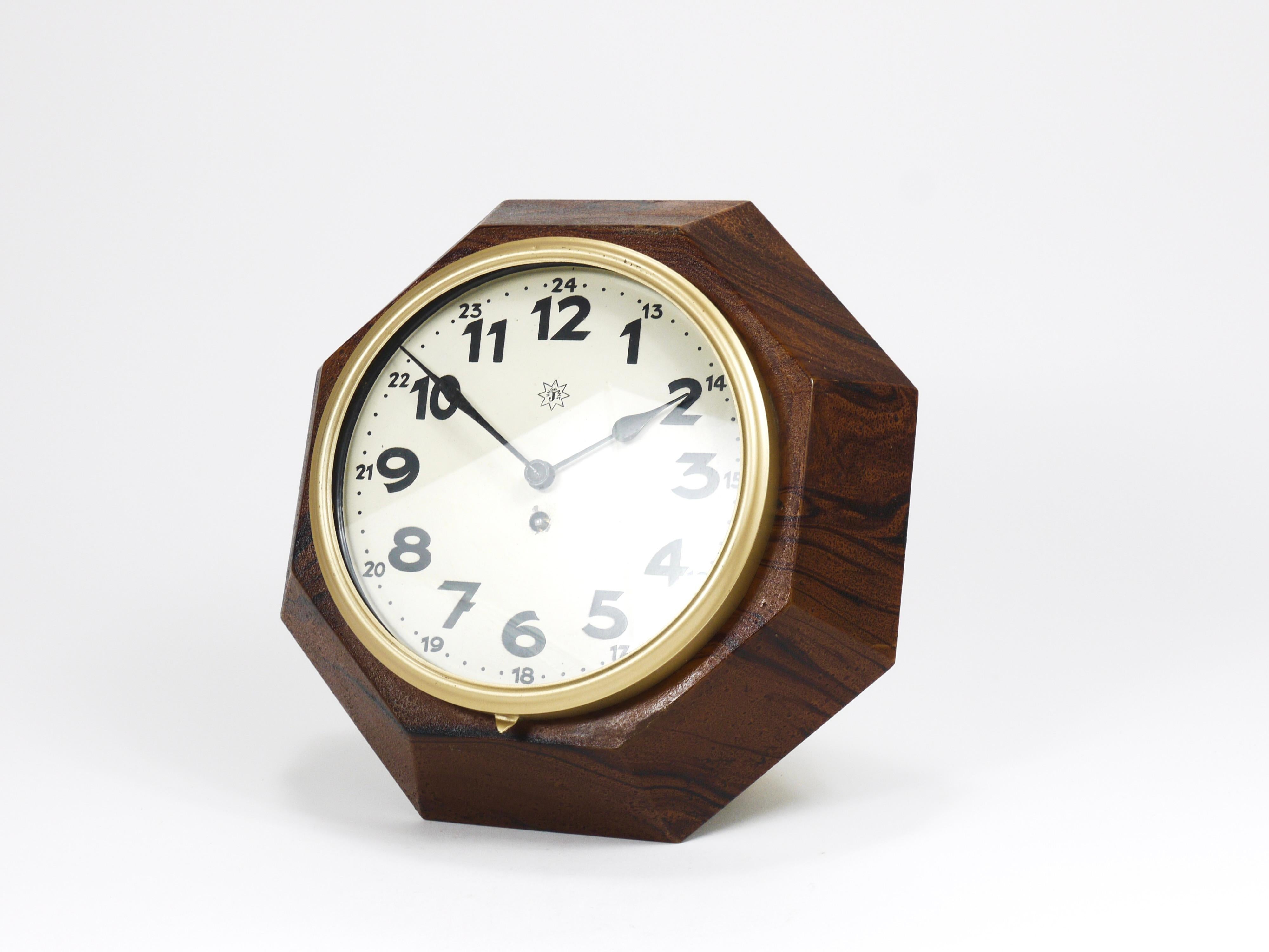 Horloge murale du modernisme viennois Adolf Loos par Junghans, Allemagne, années 1920 Bon état - En vente à Vienna, AT