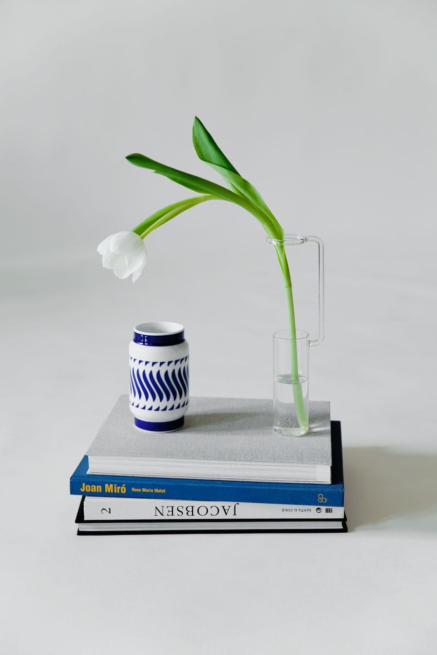 Adolfo Abejon Contemporary Handmade Glass Melancholia Flower Vase, 2017 In Good Condition In Barcelona, Barcelona