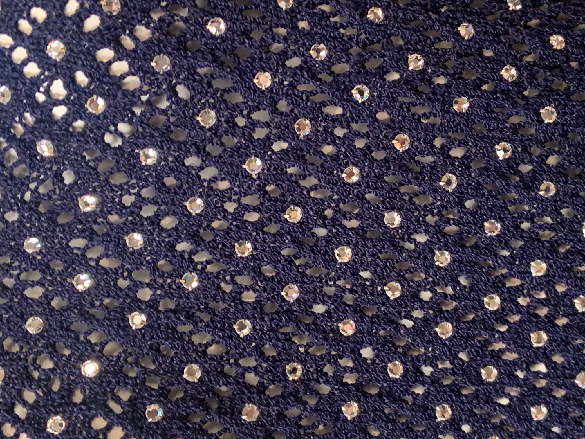 Adolfo chez Saks Fifth Ave. Pull crocheté marine avec strass et étoiles en vente 2