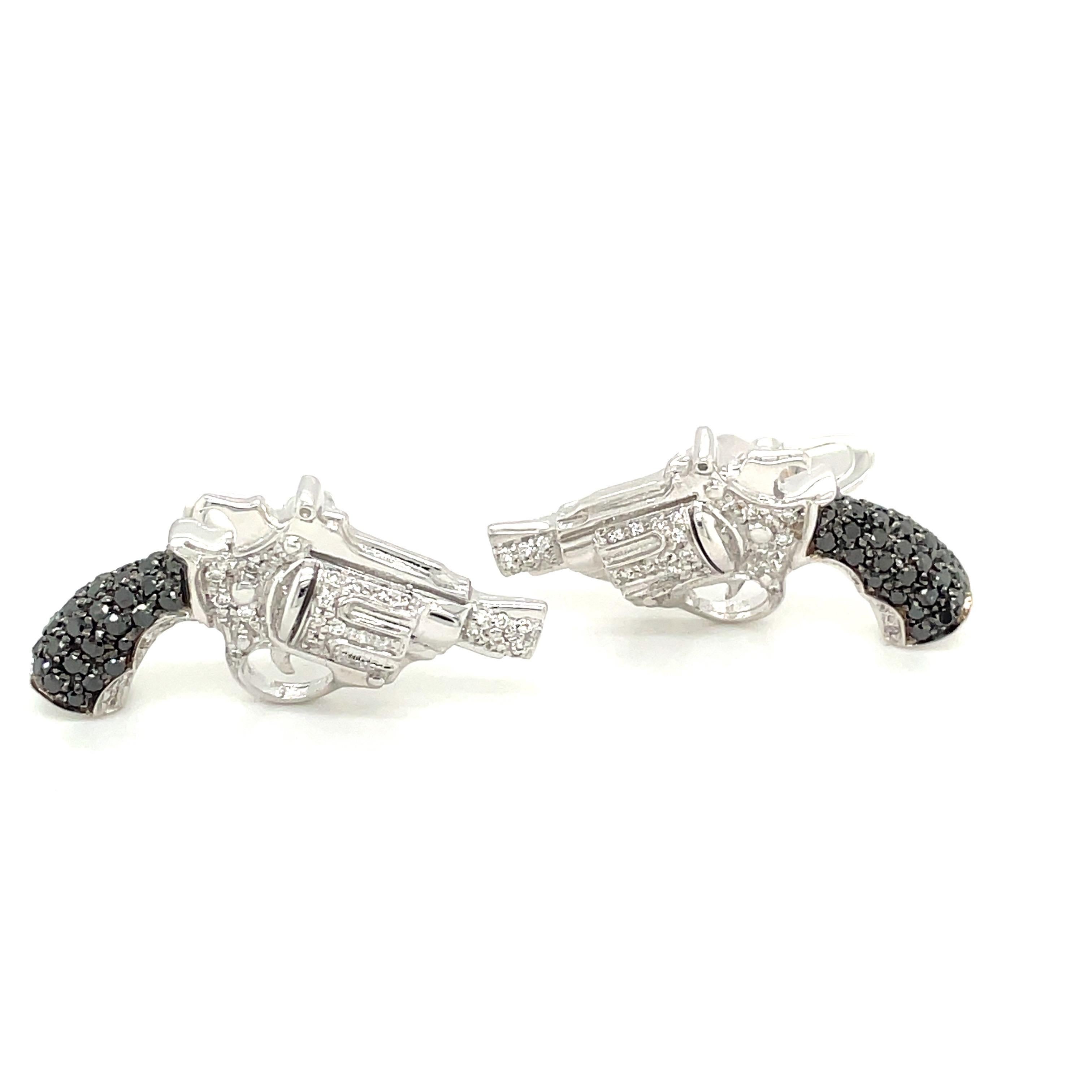 Adolfo Courrier 18kt White Gold Beretta Pistol Cuff Links Black & White Diamonds In New Condition For Sale In New York, NY