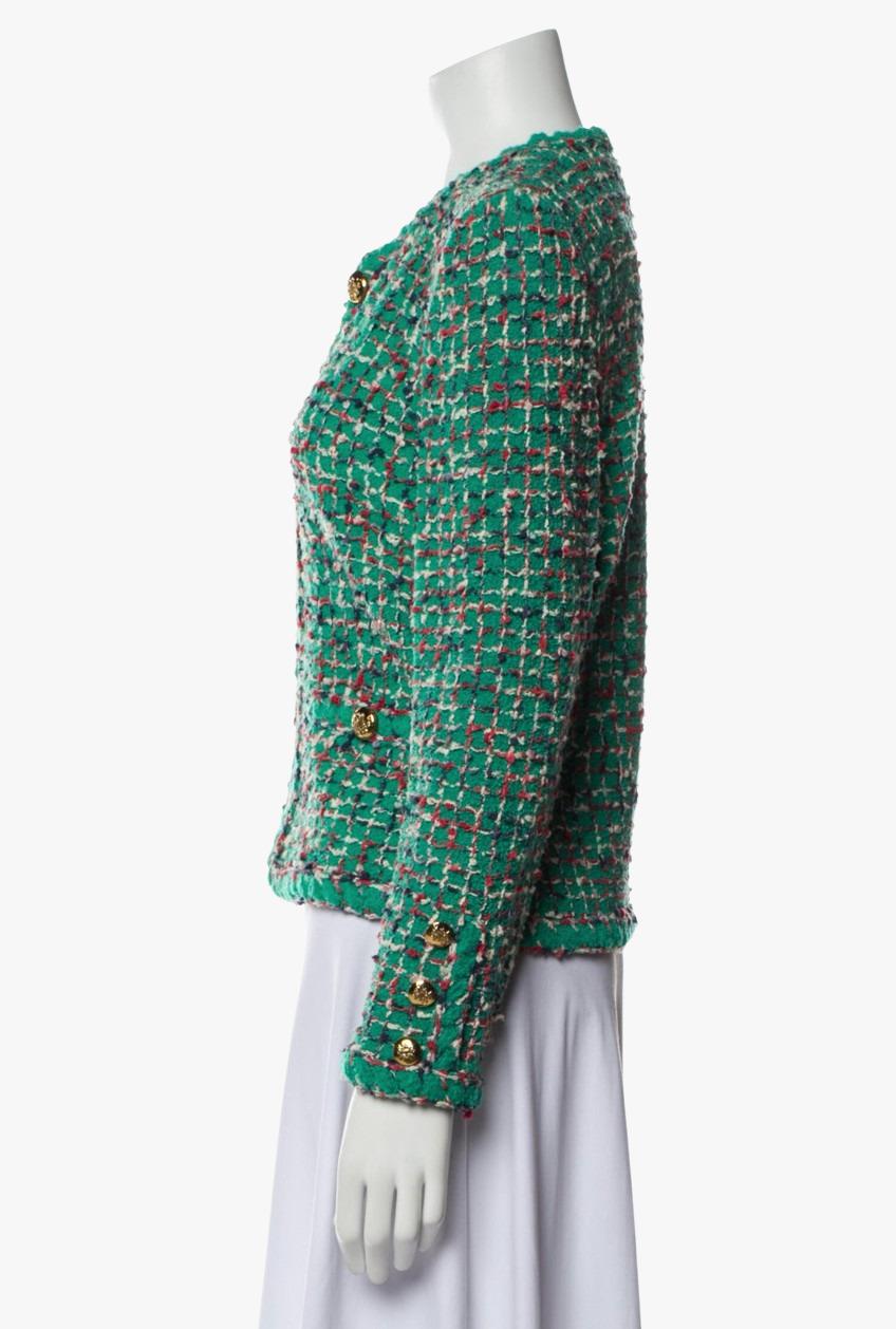 Adolfo Vintage Evening Green Boucle Jacket, 1980s

Vintage knit boucle evening green jacket by Adolfo in tweed pattern. Collarless. Patch pockets, zip closure.

Additional information:
Composition: 100% Wool
Period: Late 1970’s – Early