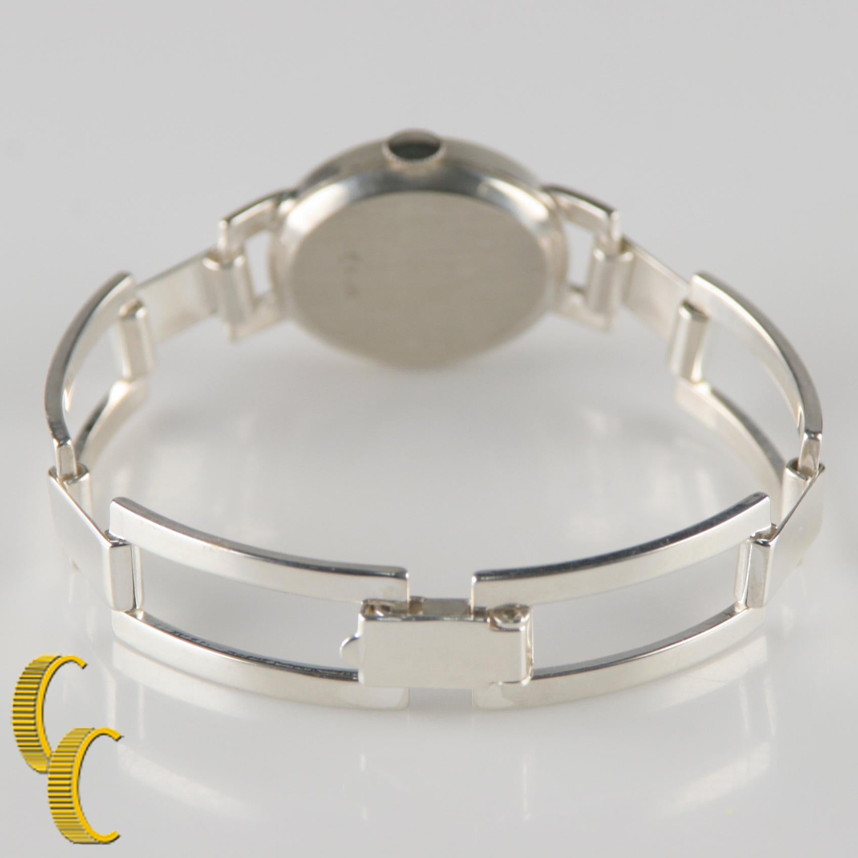 Montre-bracelet de mode Adora pour femmes, en argent fin Bon état - En vente à Van Nuys, CA