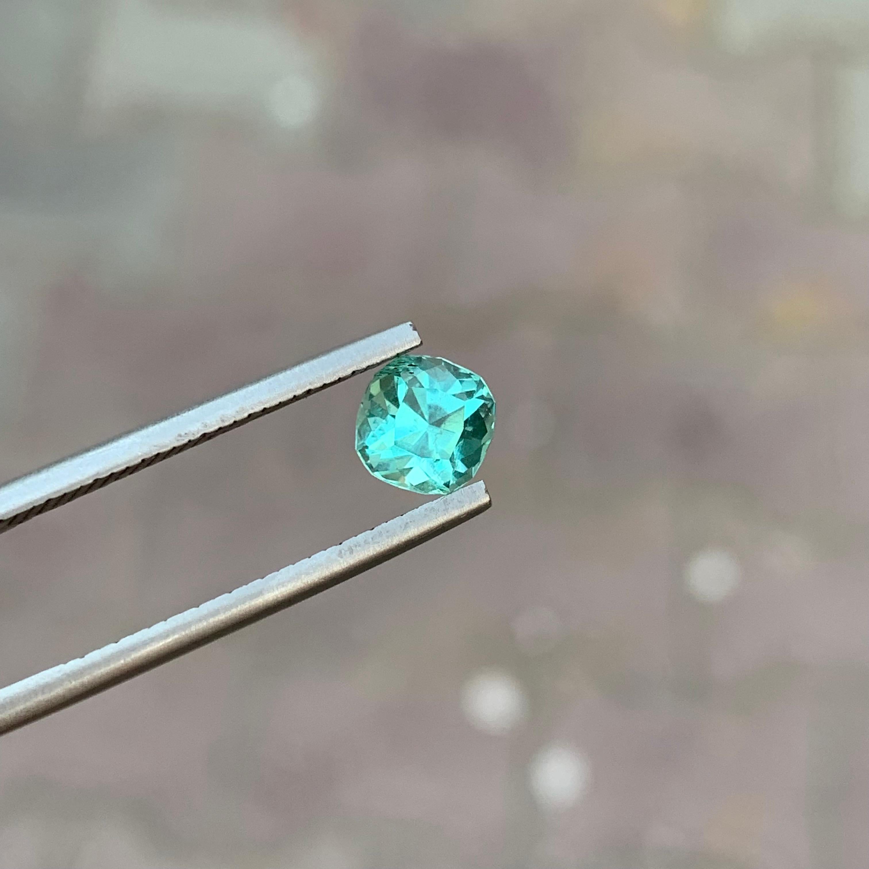 Adorable tourmaline naturelle en forme de coussin de 1,20 carat Neuf - En vente à Peshawar, PK