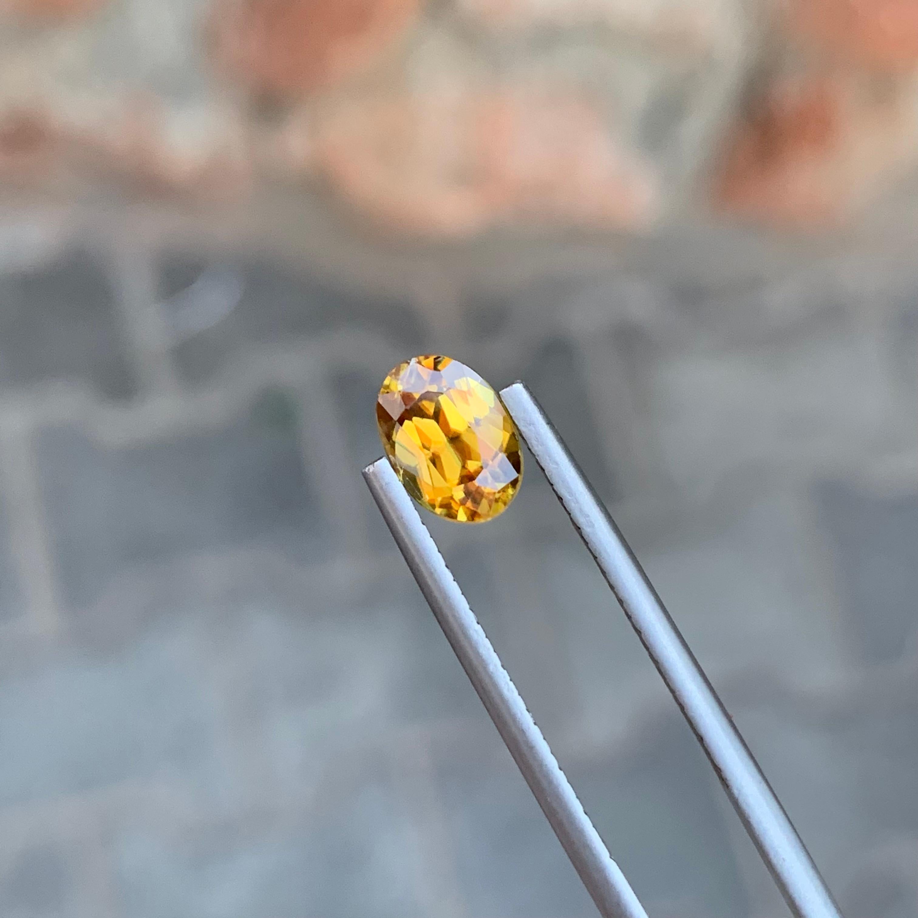Adorable 1,50 Karat natürliche lose Titanit Oval Form Edelstein für Frauen Ring im Angebot 1