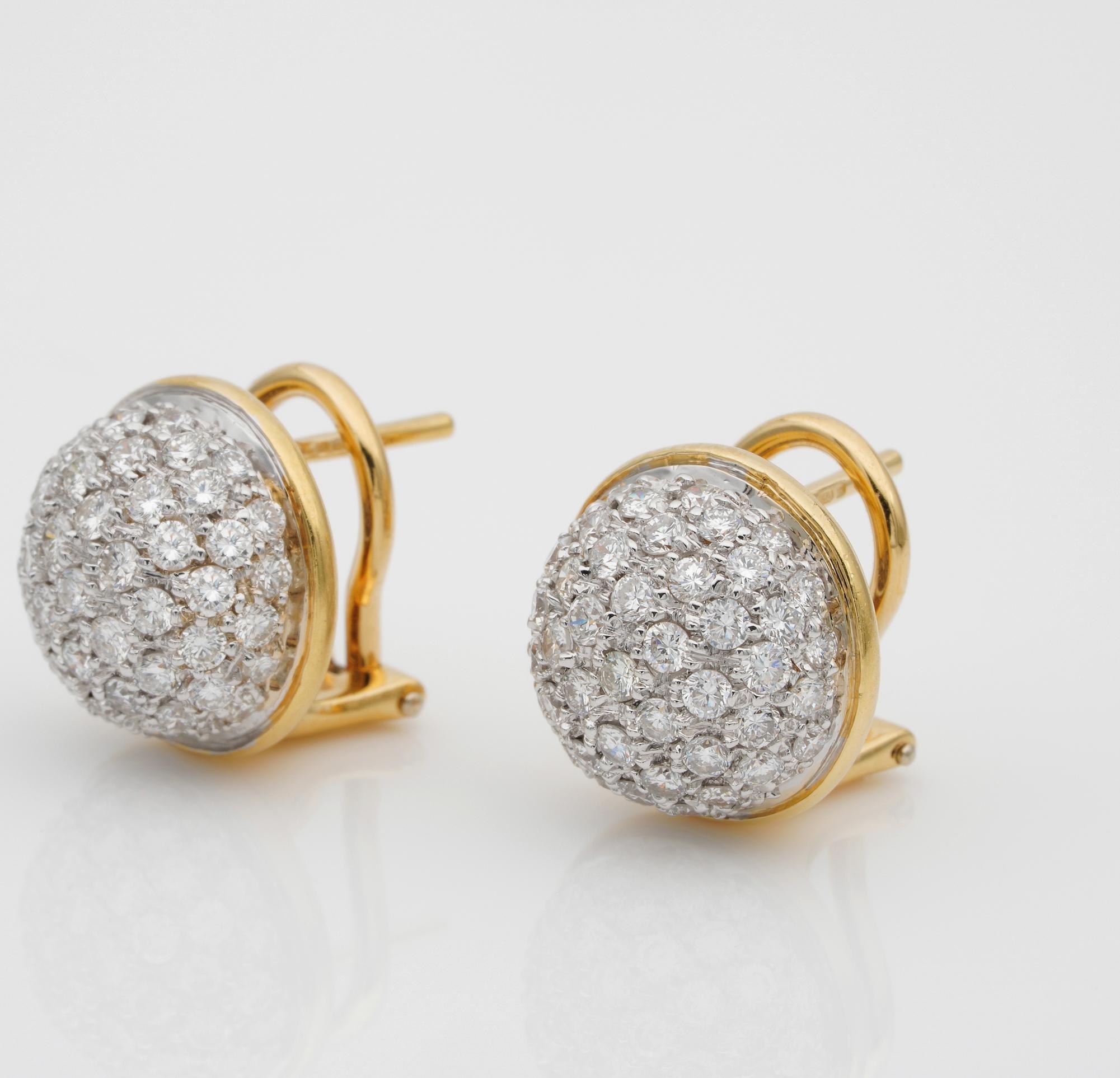 Adorable 2.30 Carat Diamond G VVS Ball Studs In Good Condition For Sale In Napoli, IT
