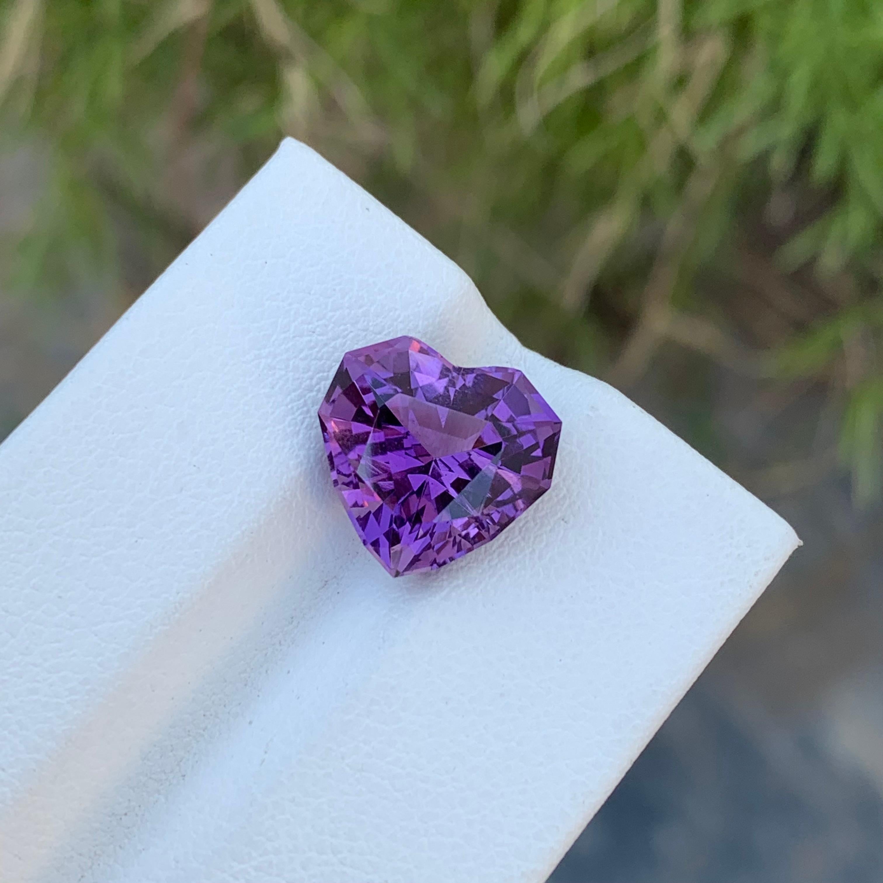 Arts and Crafts Adorable 5.25 Carats Natural Loose Heart Shape Dark Purple Amethyst Gem For Ring For Sale