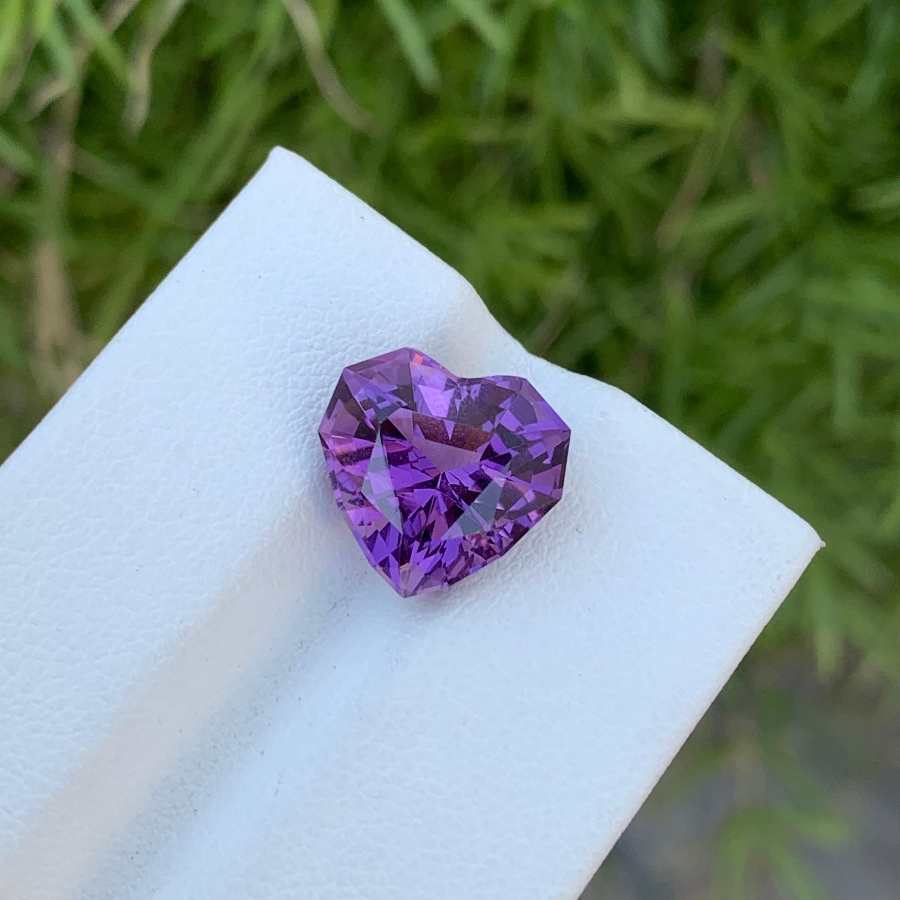 Heart Cut Adorable 5.25 Carats Natural Loose Heart Shape Dark Purple Amethyst Gem For Ring For Sale