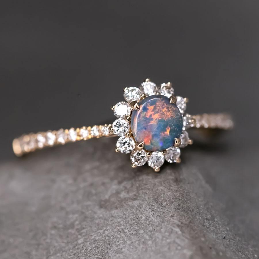 Adorable Black Opal Halo Diamond Engagement Ring 18K Yellow Gold In New Condition For Sale In Suwanee, GA