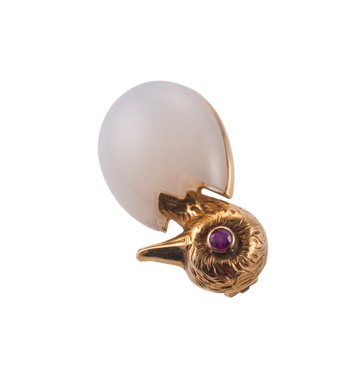Round Cut Adorable Cartier Chalcedony Ruby Gold Duckling in an Egg Brooch