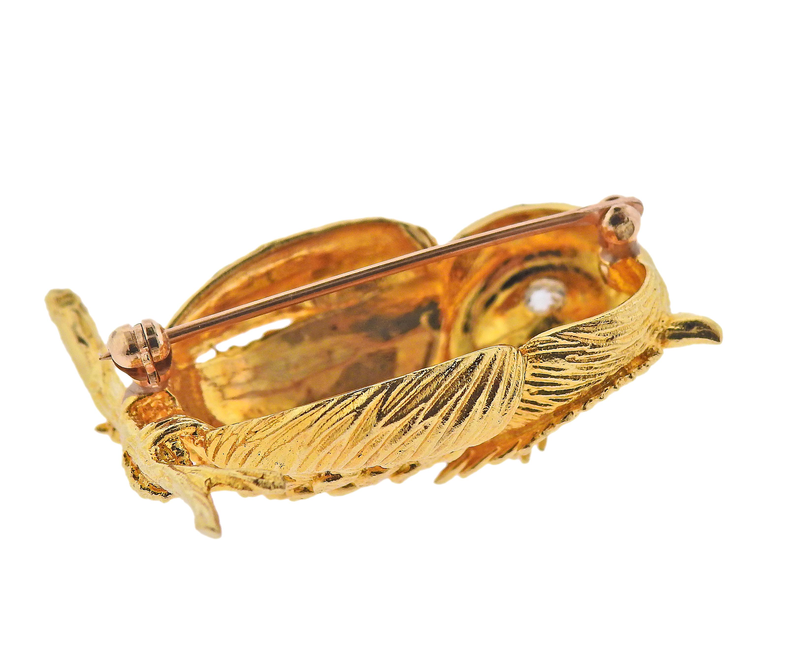 Round Cut Adorable Diamond Yellow Gold Owl Brooch For Sale