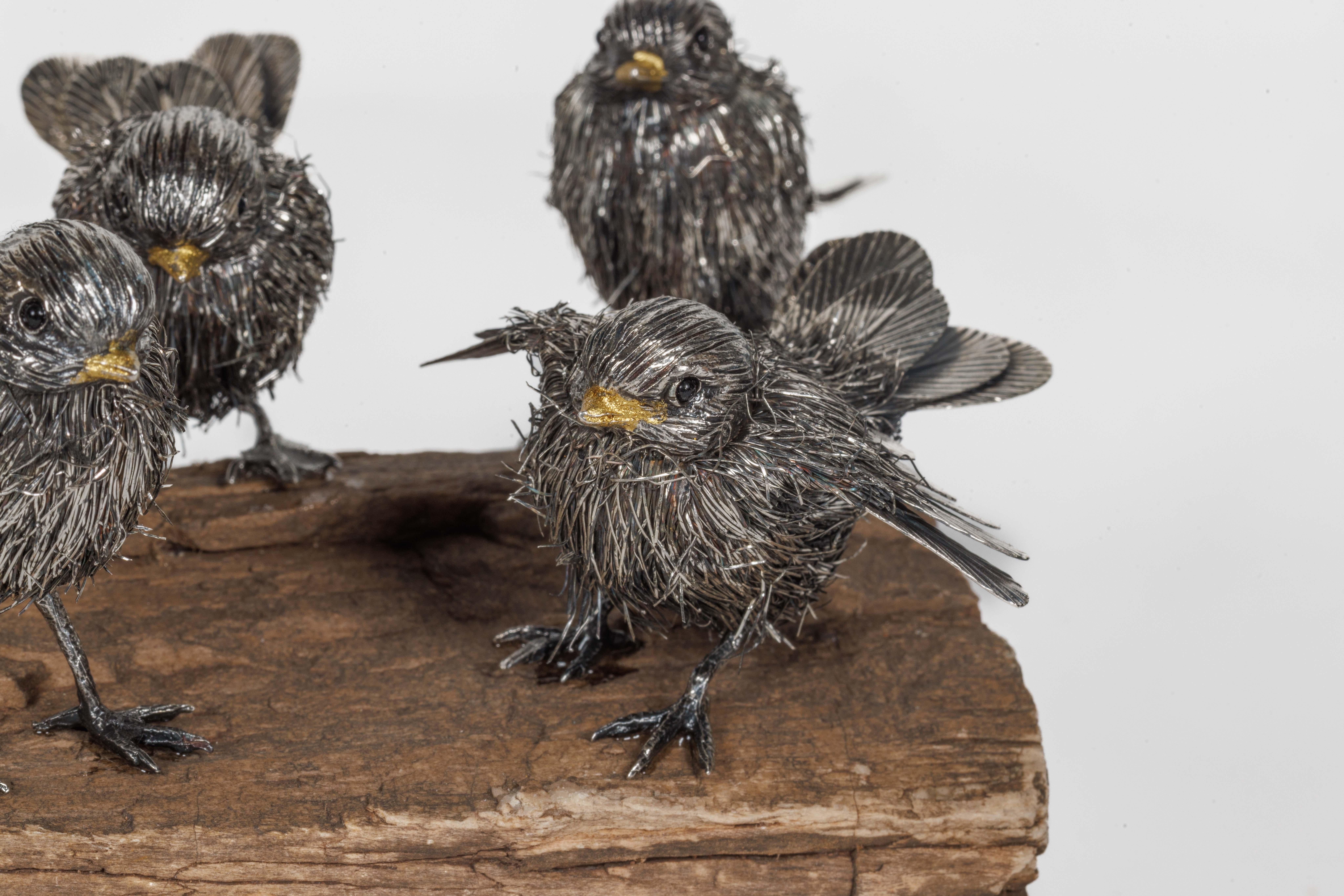 Adorable famille de six coqs Buccellati en argent sterling sur bois pétrifié en vente 4