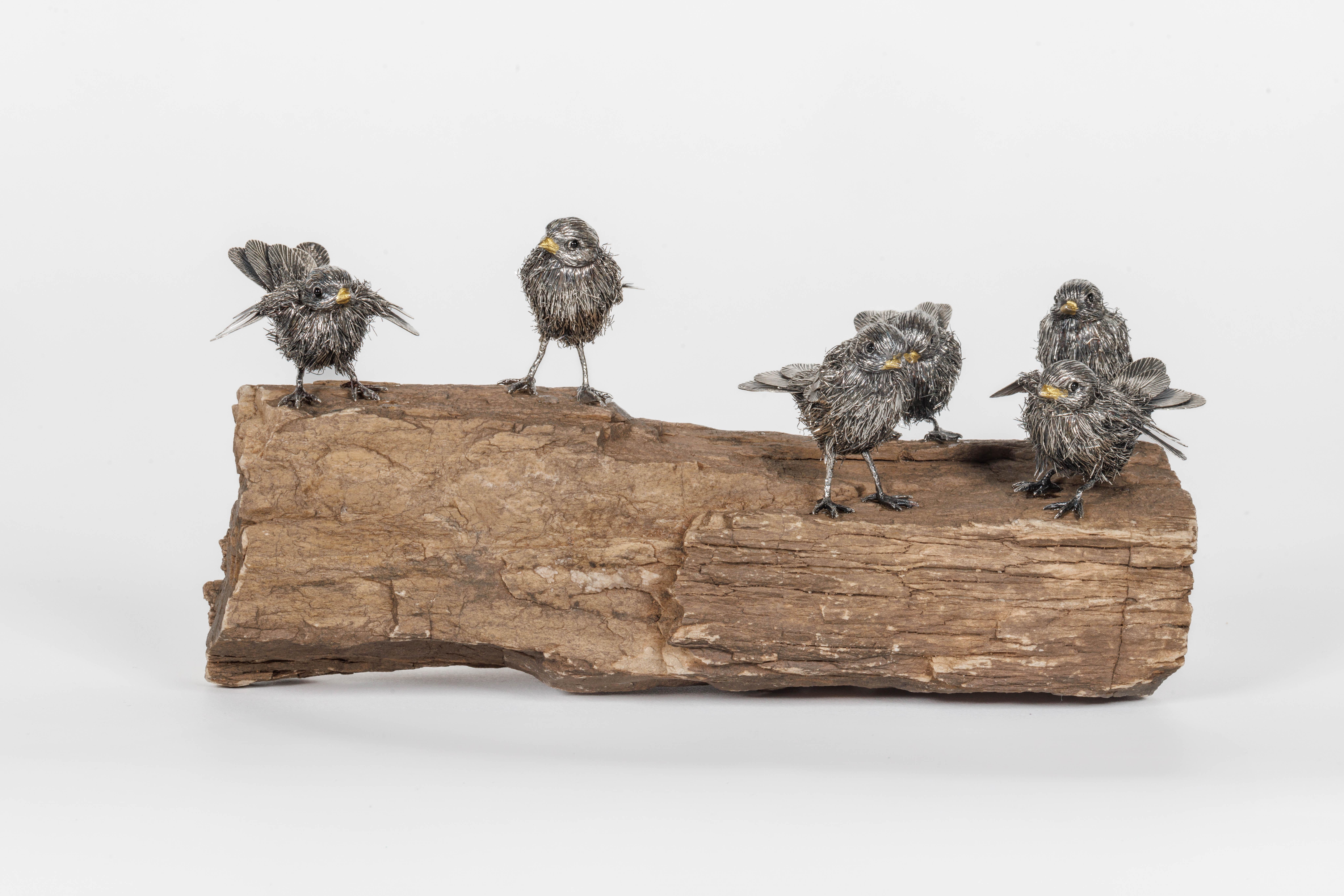 20ième siècle Adorable famille de six coqs Buccellati en argent sterling sur bois pétrifié en vente