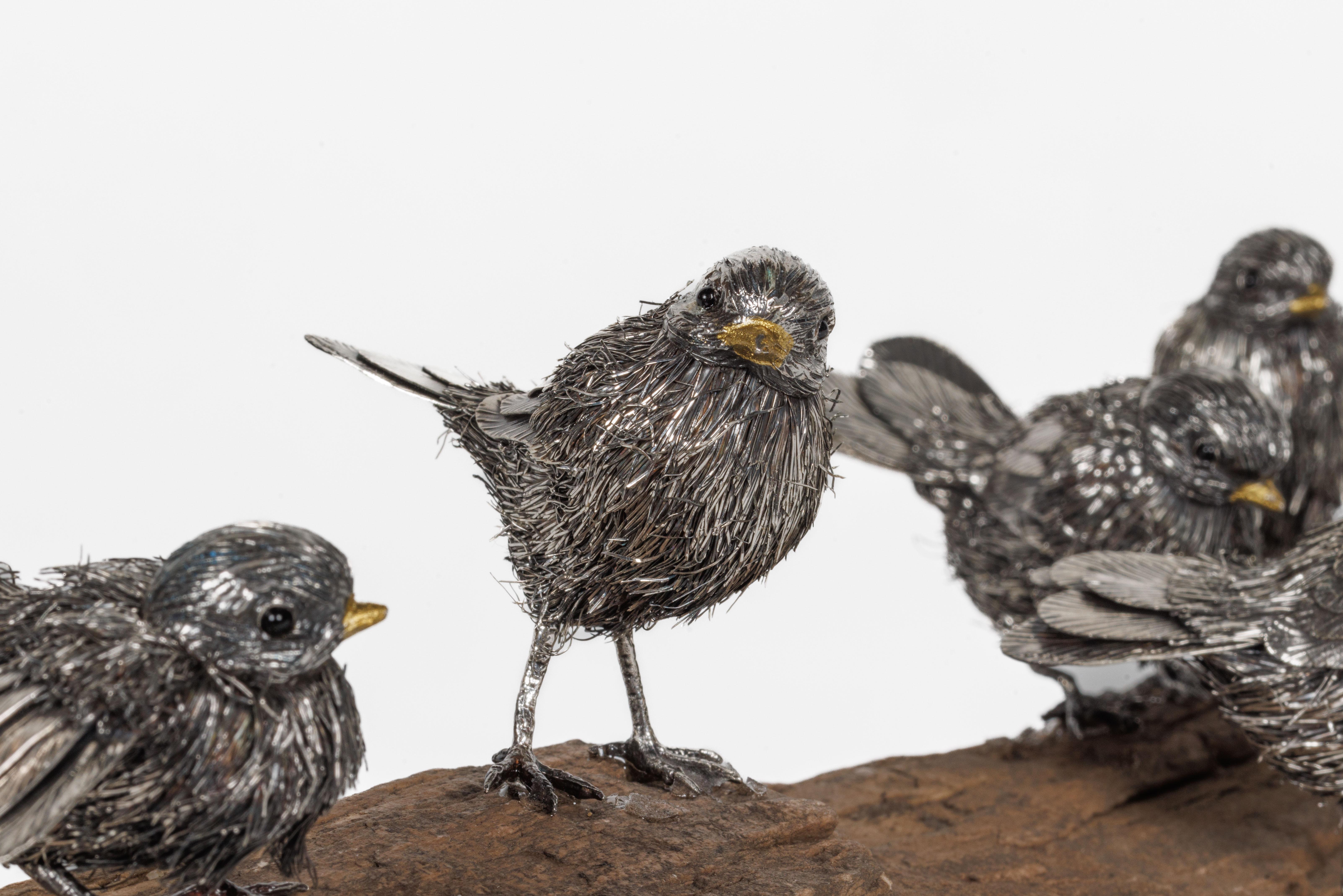 Adorable famille de six coqs Buccellati en argent sterling sur bois pétrifié en vente 3