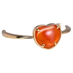 Adorabile anello di fidanzamento a forma di cuore con opale di fuoco in oro giallo 18 carati