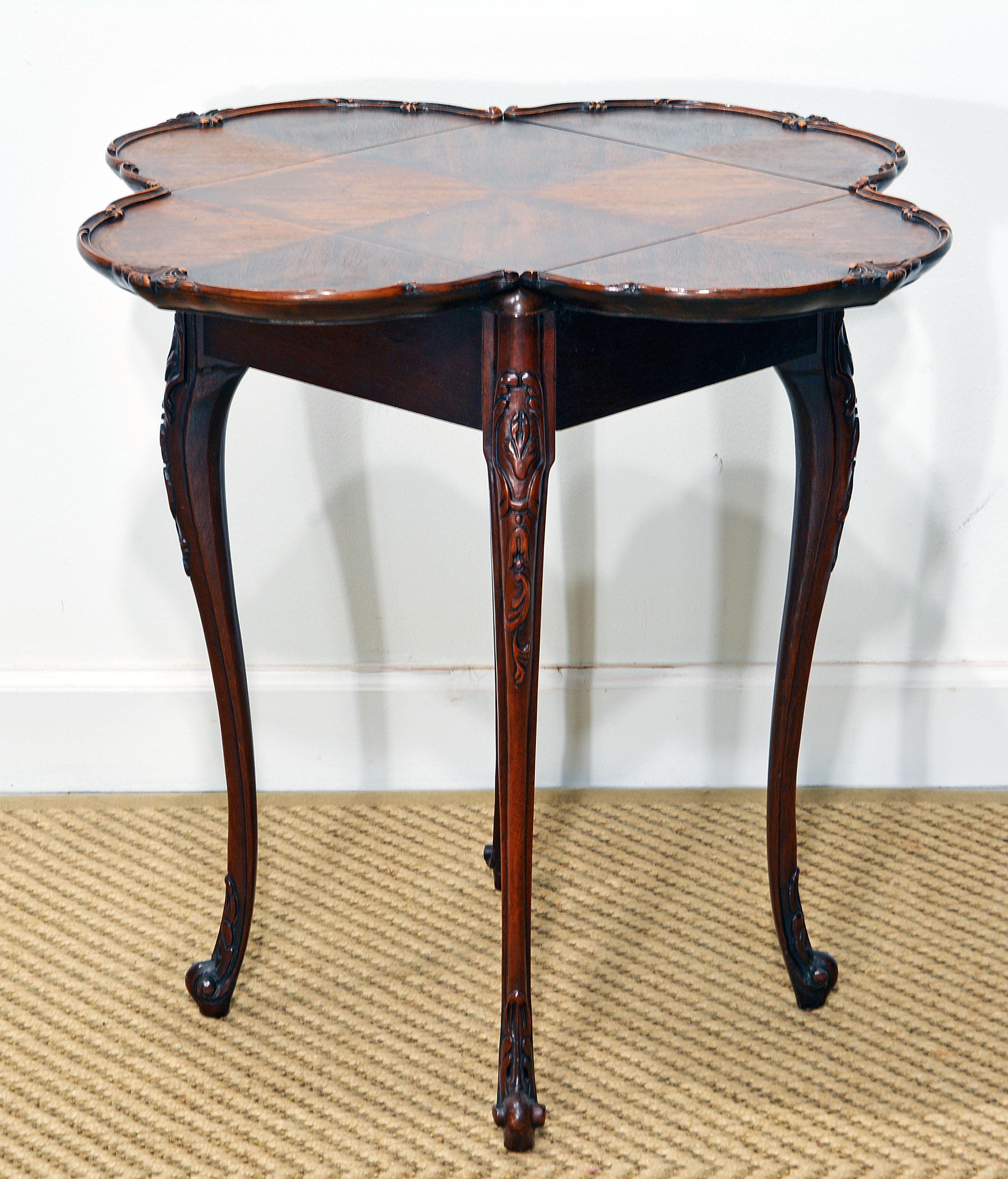 Adorable Louis XV Style Carved Walnut Drop Leaf Clover Shape Side Table In Good Condition In Ft. Lauderdale, FL