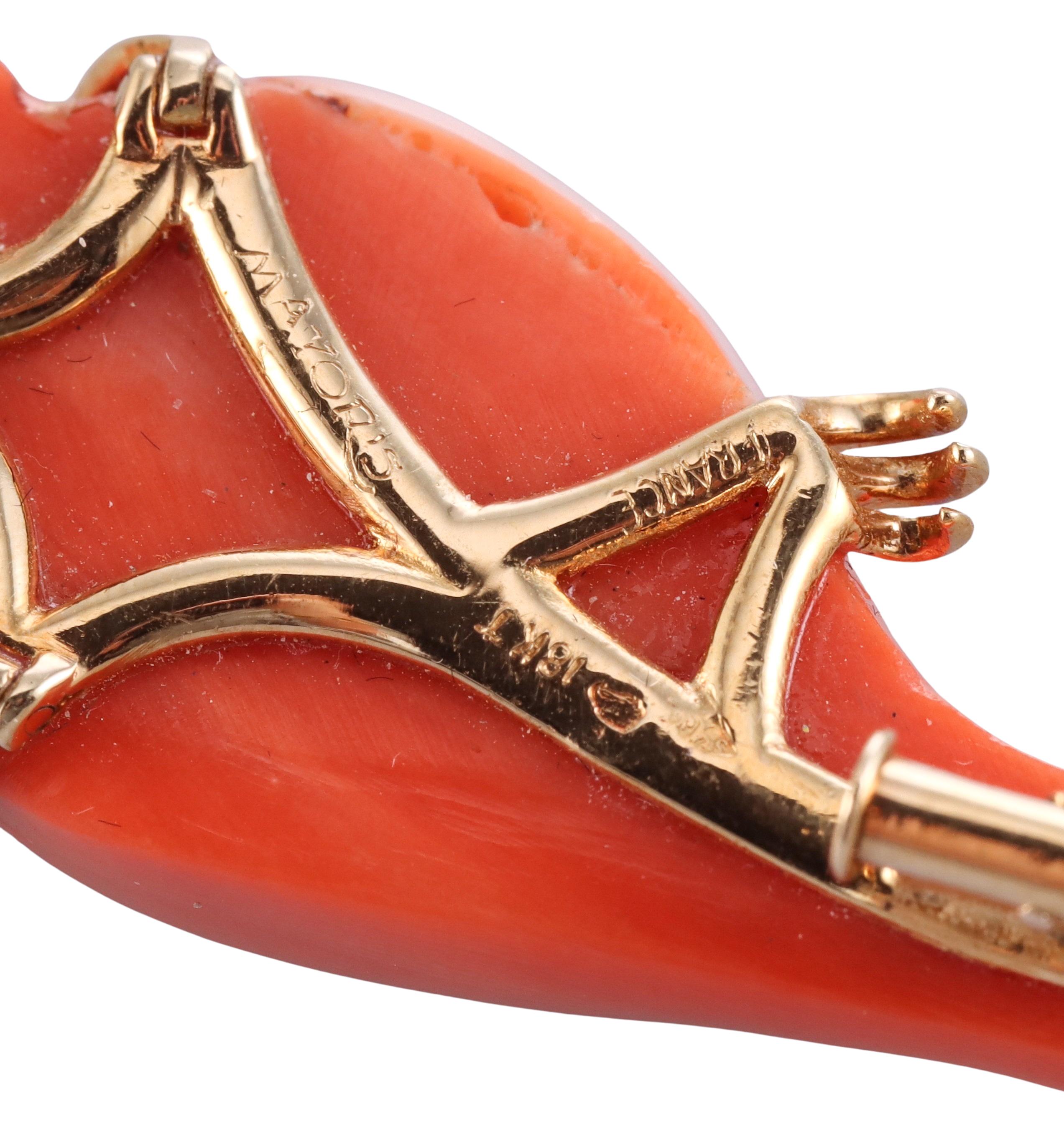Adorable broche hibou du maire français en or, corail, émeraude et diamant  en vente 1