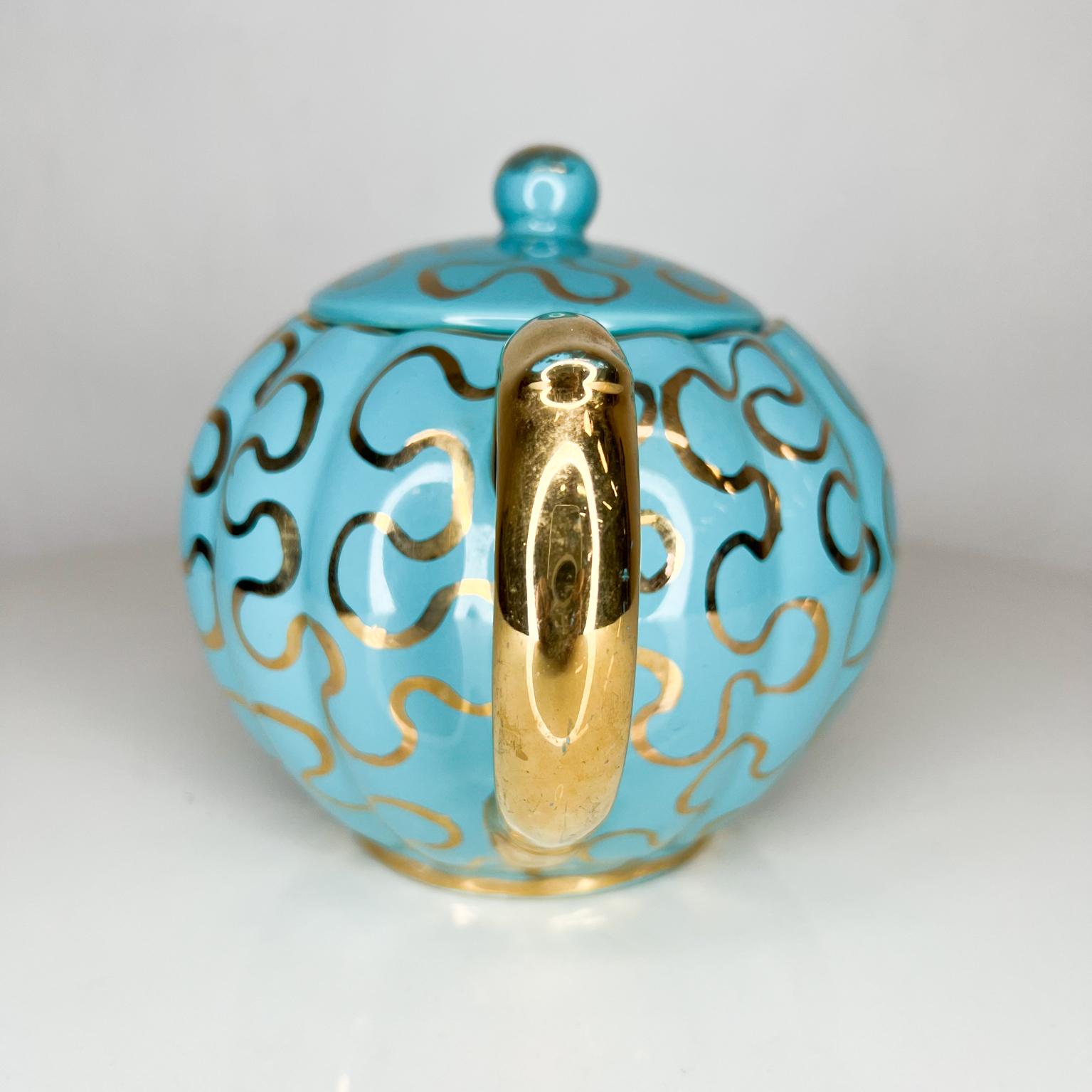 Adorable théière Tiffany Aqua Gold céramique peinte à la main Bon état à Chula Vista, CA