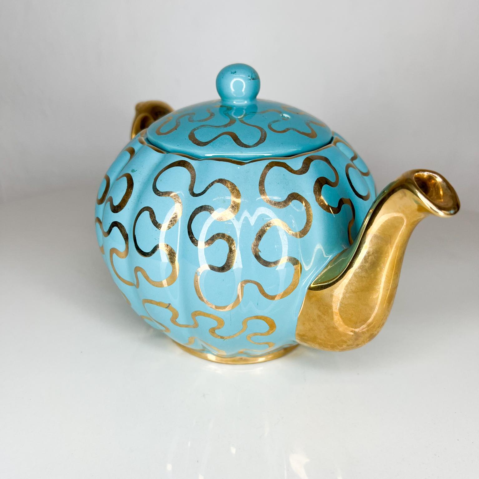 Verschnörkelte moderne Tiffany Aqua Gold Keramik-Teekanne, handbemalt 1