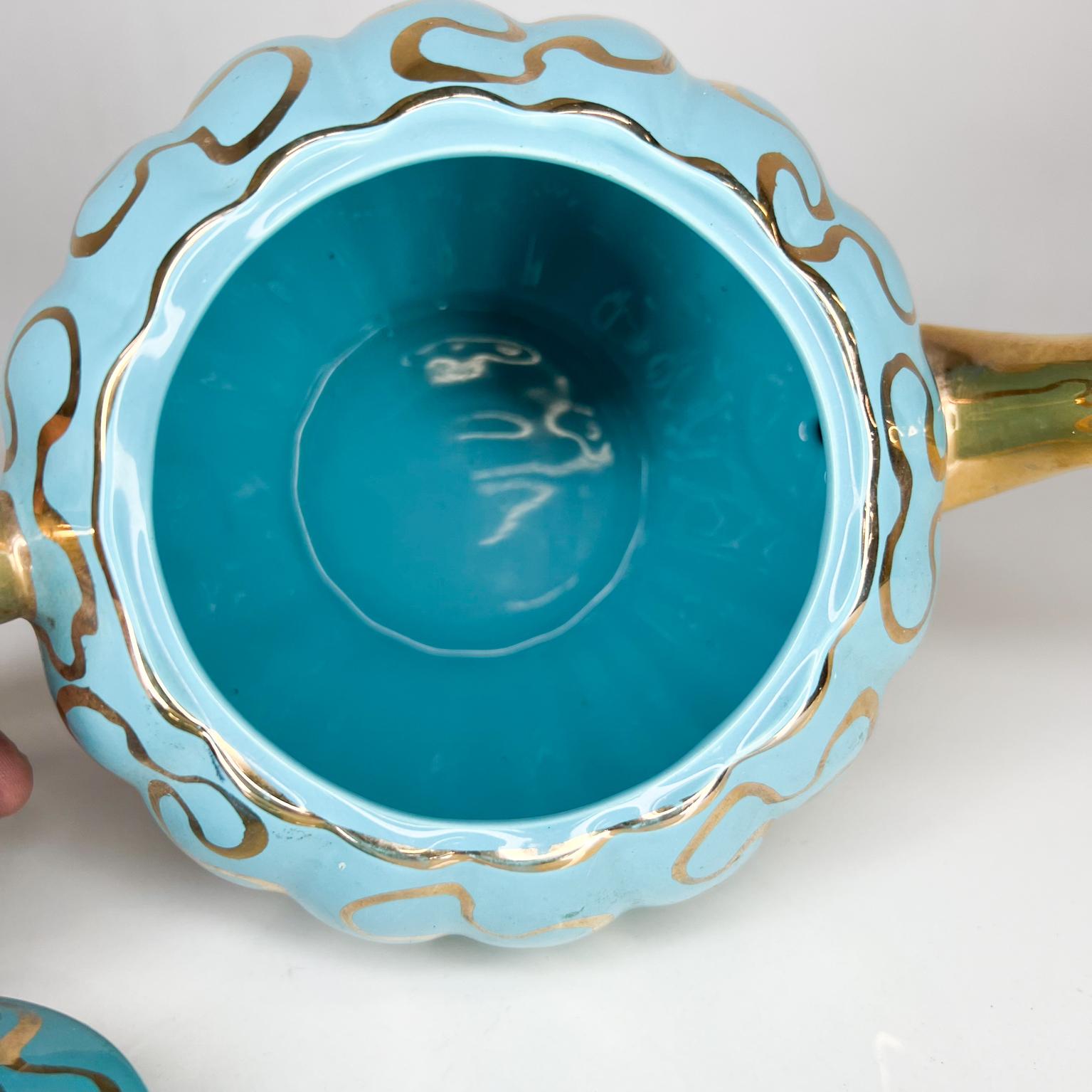 Verschnörkelte moderne Tiffany Aqua Gold Keramik-Teekanne, handbemalt 3