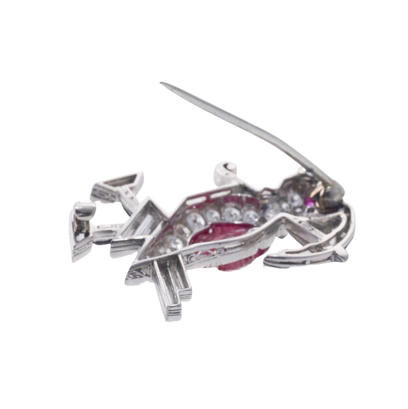 Adorable Oscar Heyman Carved Ruby Diamond Platinum Bird Brooch In Excellent Condition For Sale In New York, NY