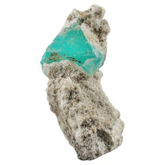 Adorabile cristallo di fluorite blu schiuma di mare su albite bianca crema dal Pakistan