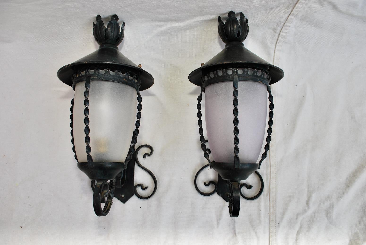 Adorable Small Pair of French 1940's Wrought Iron Outdoor/Indoor Sconces In Good Condition In Los Angeles, CA