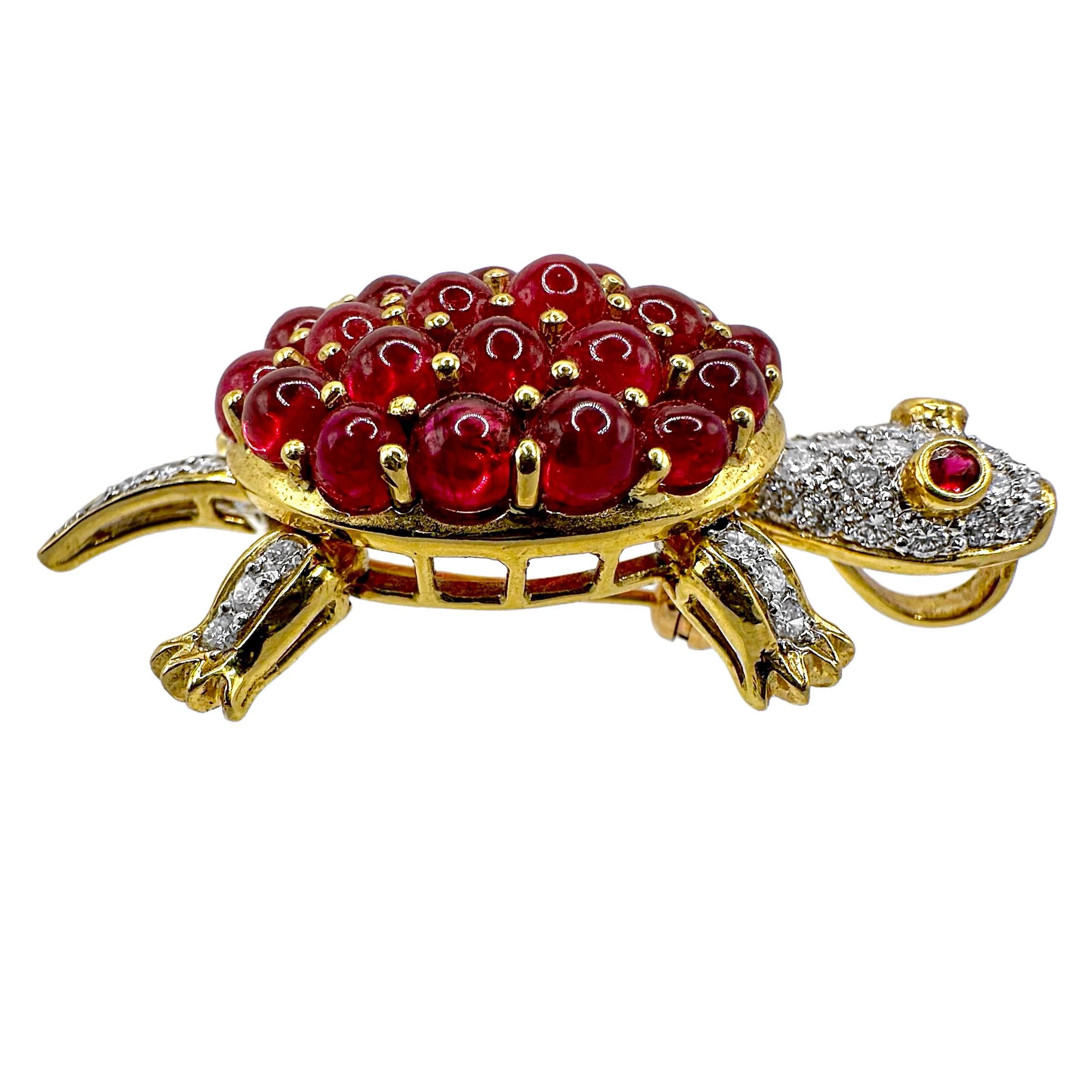 Adorable Turtle Brooch/Pendant with Motion in 18K Gold, Diamonds, and Rubies In Excellent Condition For Sale In Palm Beach, FL