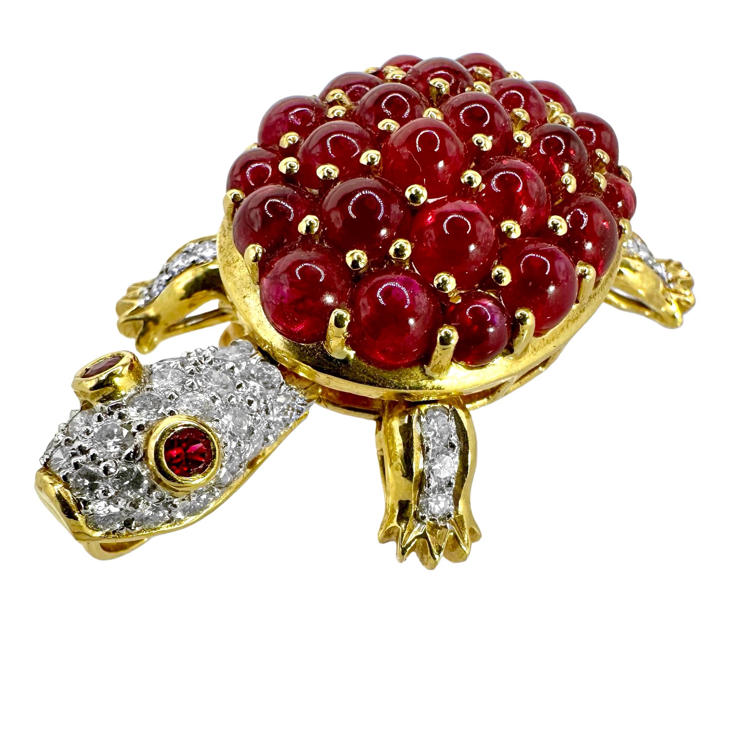 Adorable Turtle Brooch/Pendant with Motion in 18K Gold, Diamonds, and Rubies For Sale 2