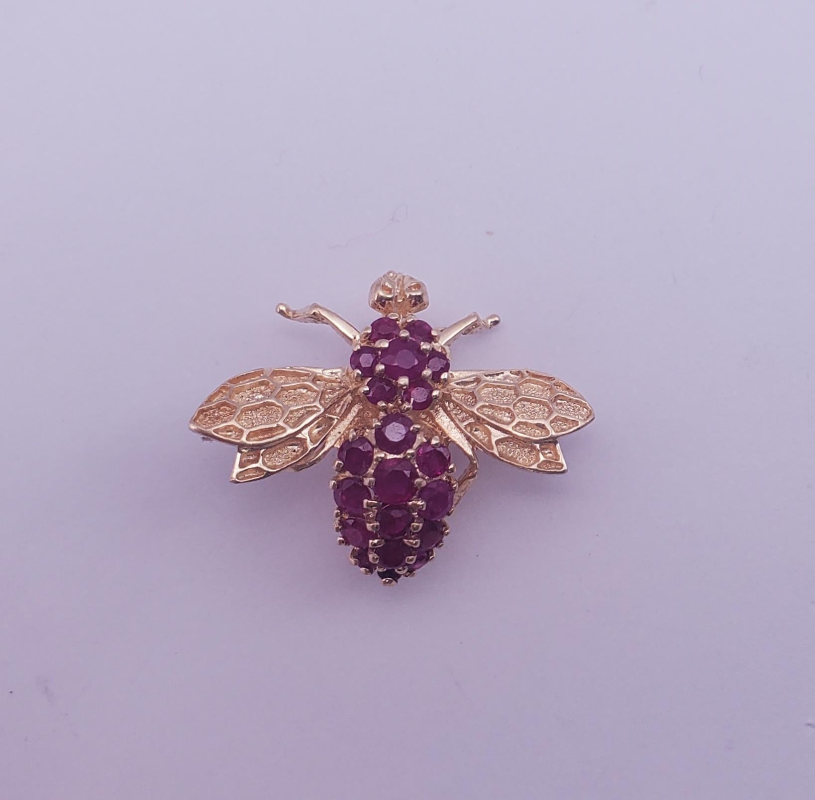 Adorable Vintage 14Y 1.40tw Natural Ruby Bee Insect Pin/Brooch For Sale 4